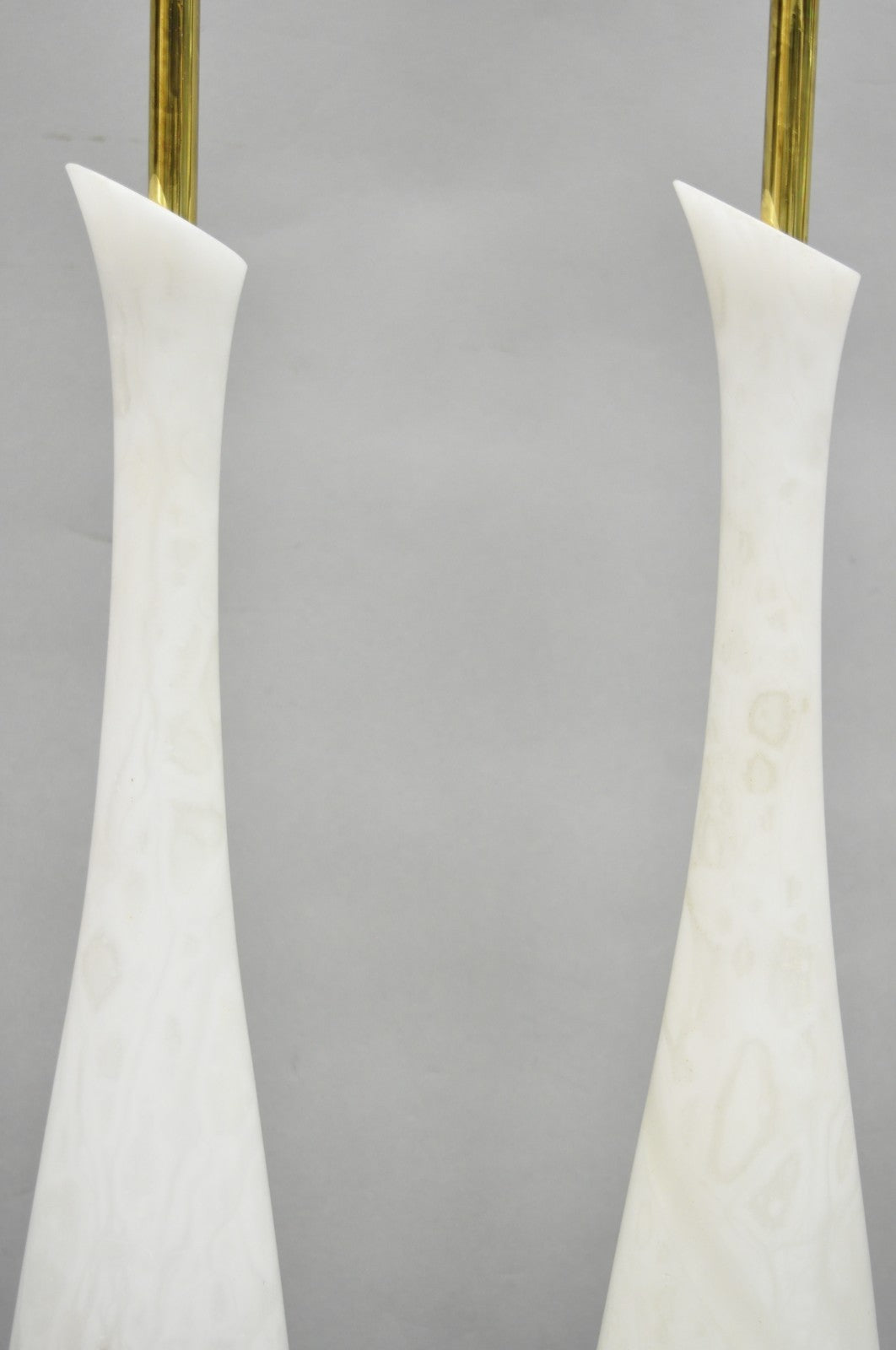 Vintage Italian Mid Century Modern 2 Tone Alabaster Green White Table Lamp Pair