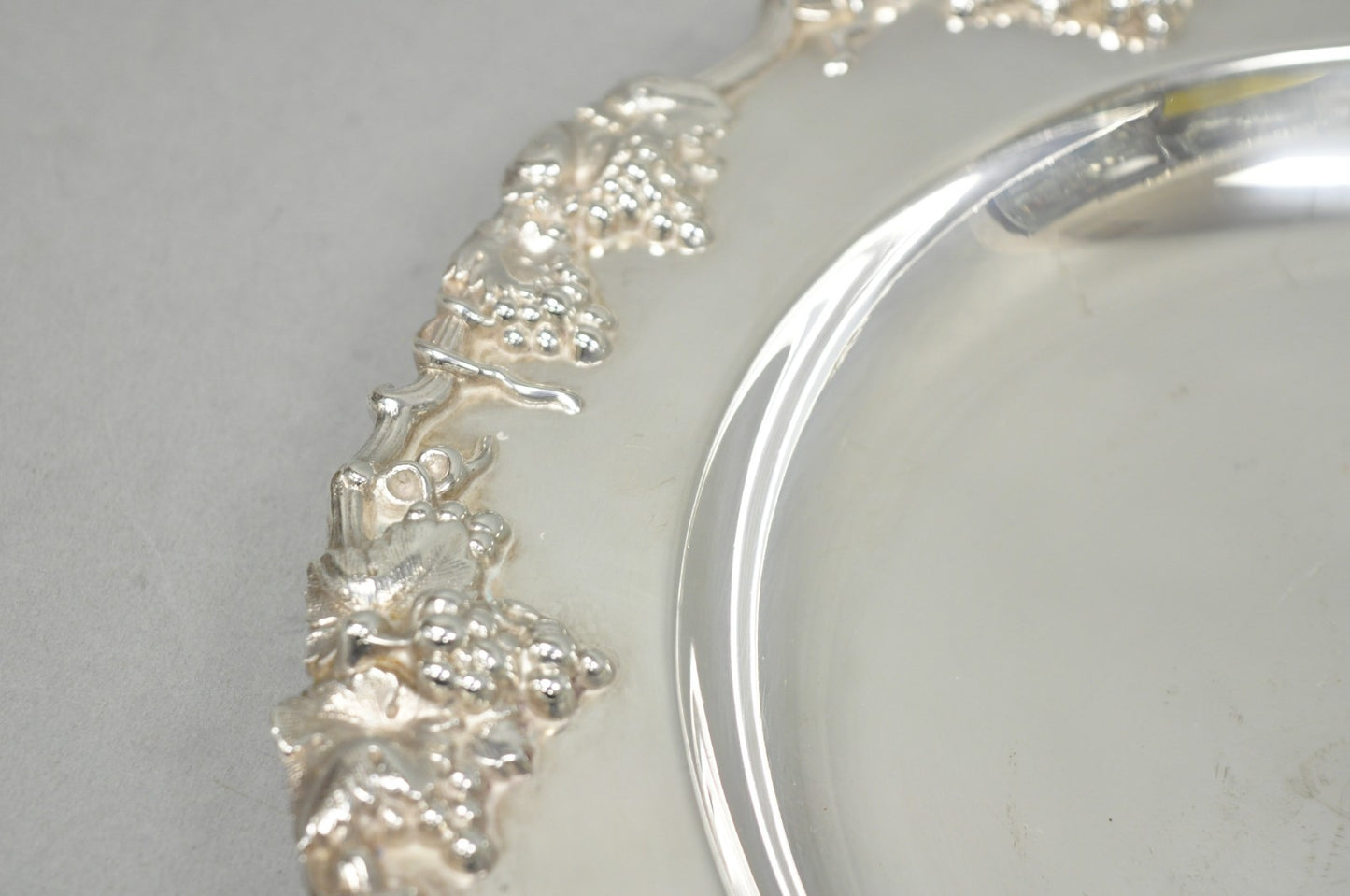 Vintage English Victorian Sheffield Silver Plated Grapevine Repousse 12" Dish