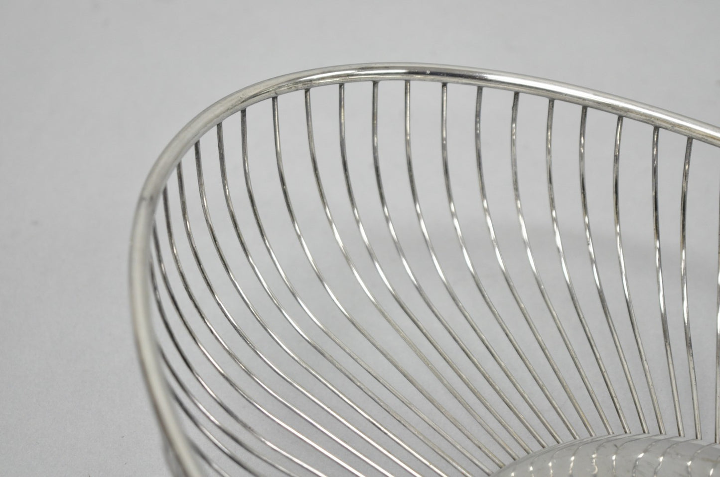 Vintage Mid Century Modern Eales Italy Silver Plated Wire Fruit Bread Basket