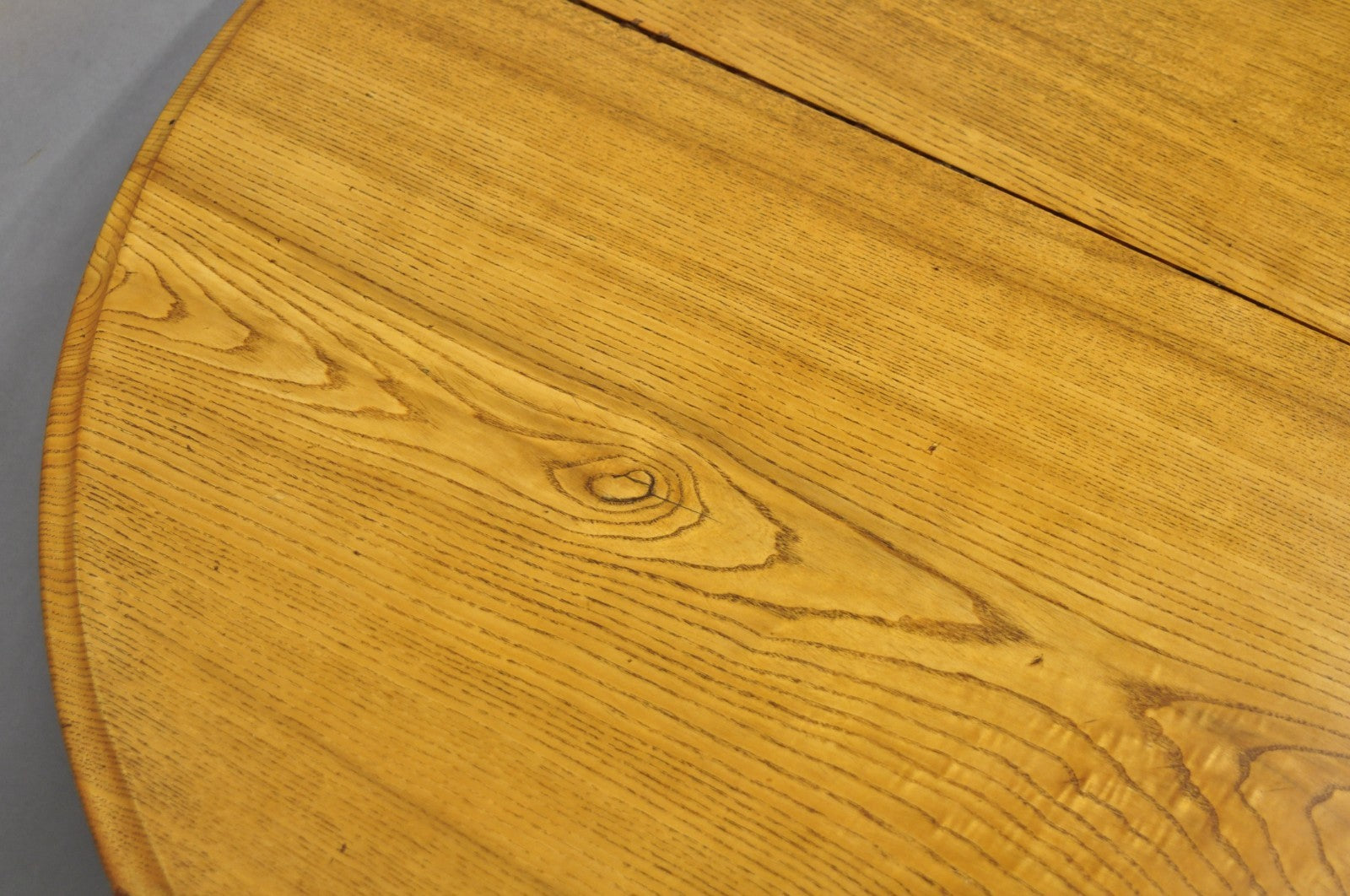 Antique English Victorian Oak & Elm Wood Round Extension Dining Table w 3 Leaves