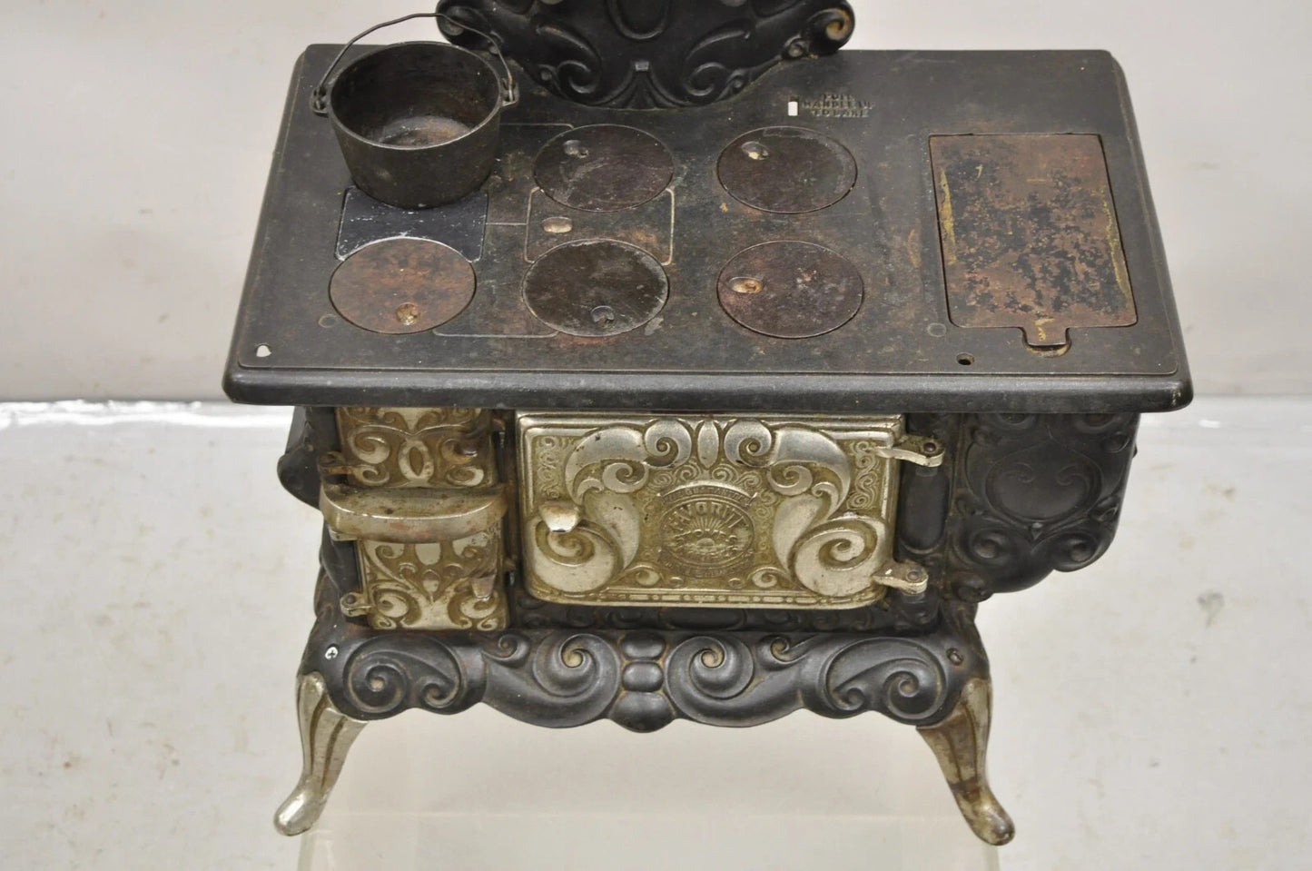 Antique Dolly's Favorite Cast Iron Child Salesman Sample Stove by Favorite Stove