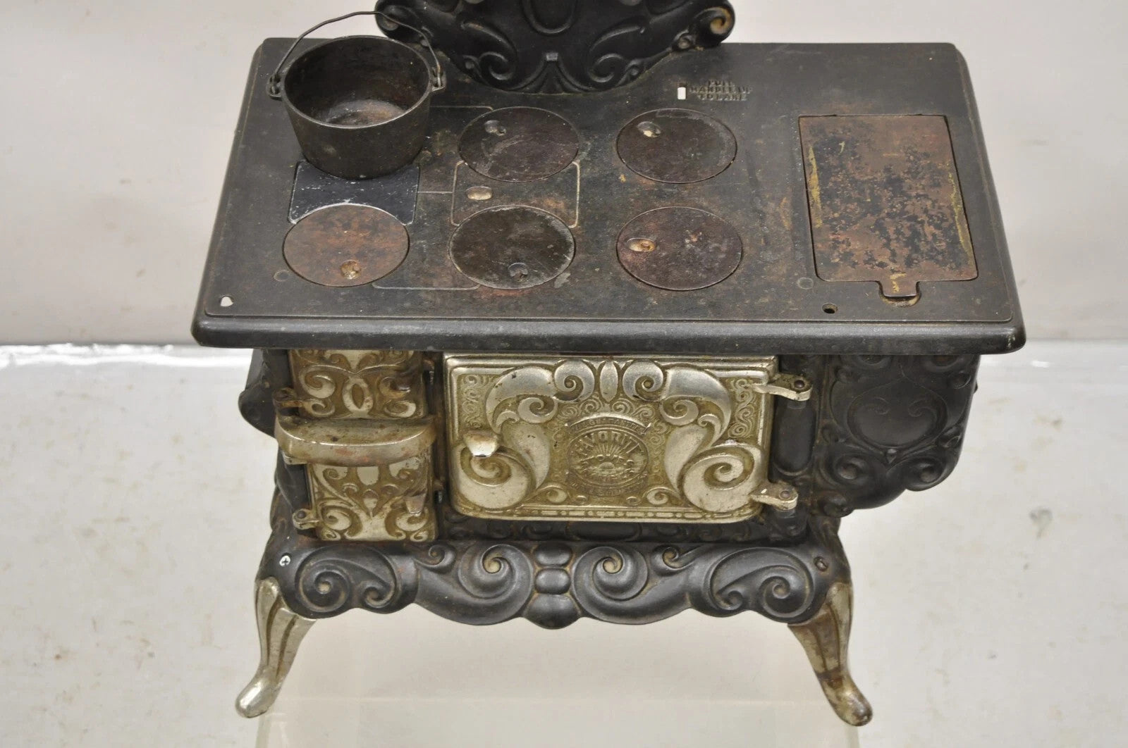Antique Dolly's Favorite Cast Iron Child Salesman Sample Stove by Favorite Stove