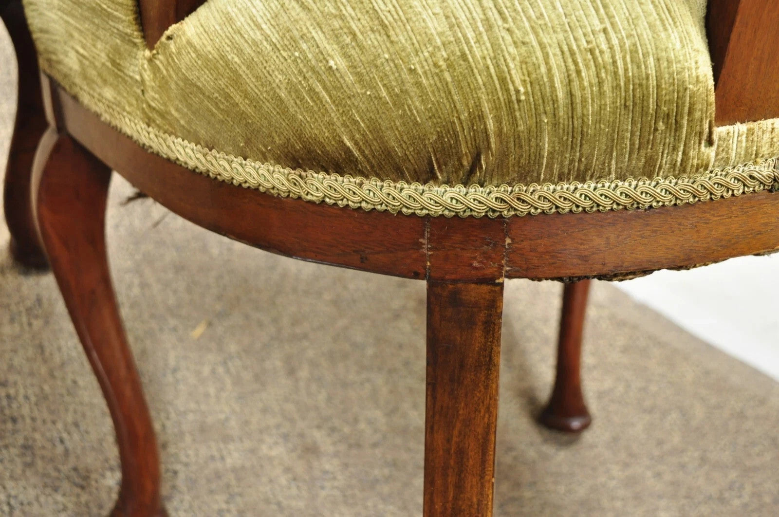 Edwardian Mahogany Sweetheart Back Bellflower Painted Dining Chairs - Set of 4