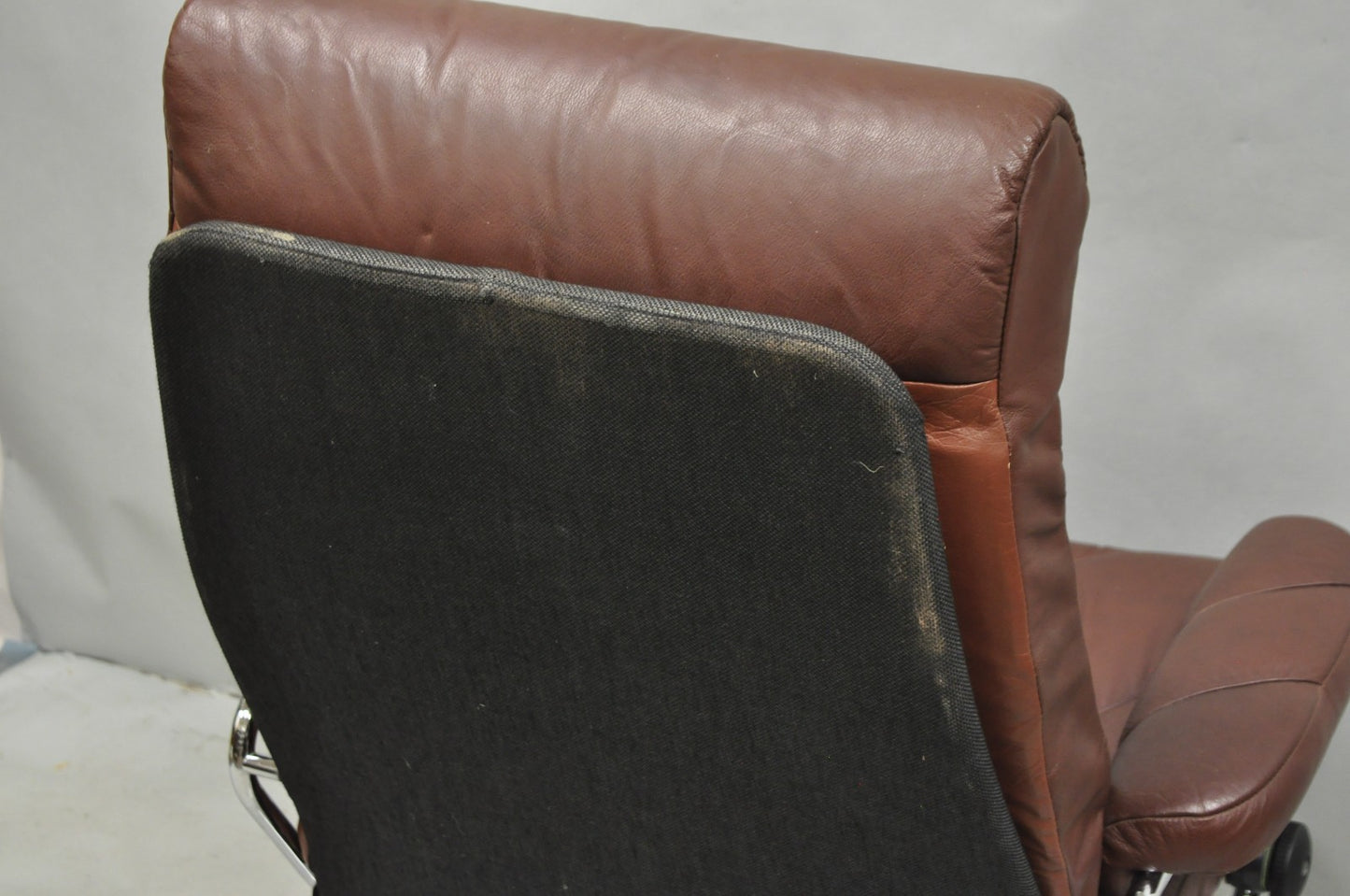 Vintage Ekornes Stressless Brown Leather Reclining Swivel Lounge Chair & Ottoman