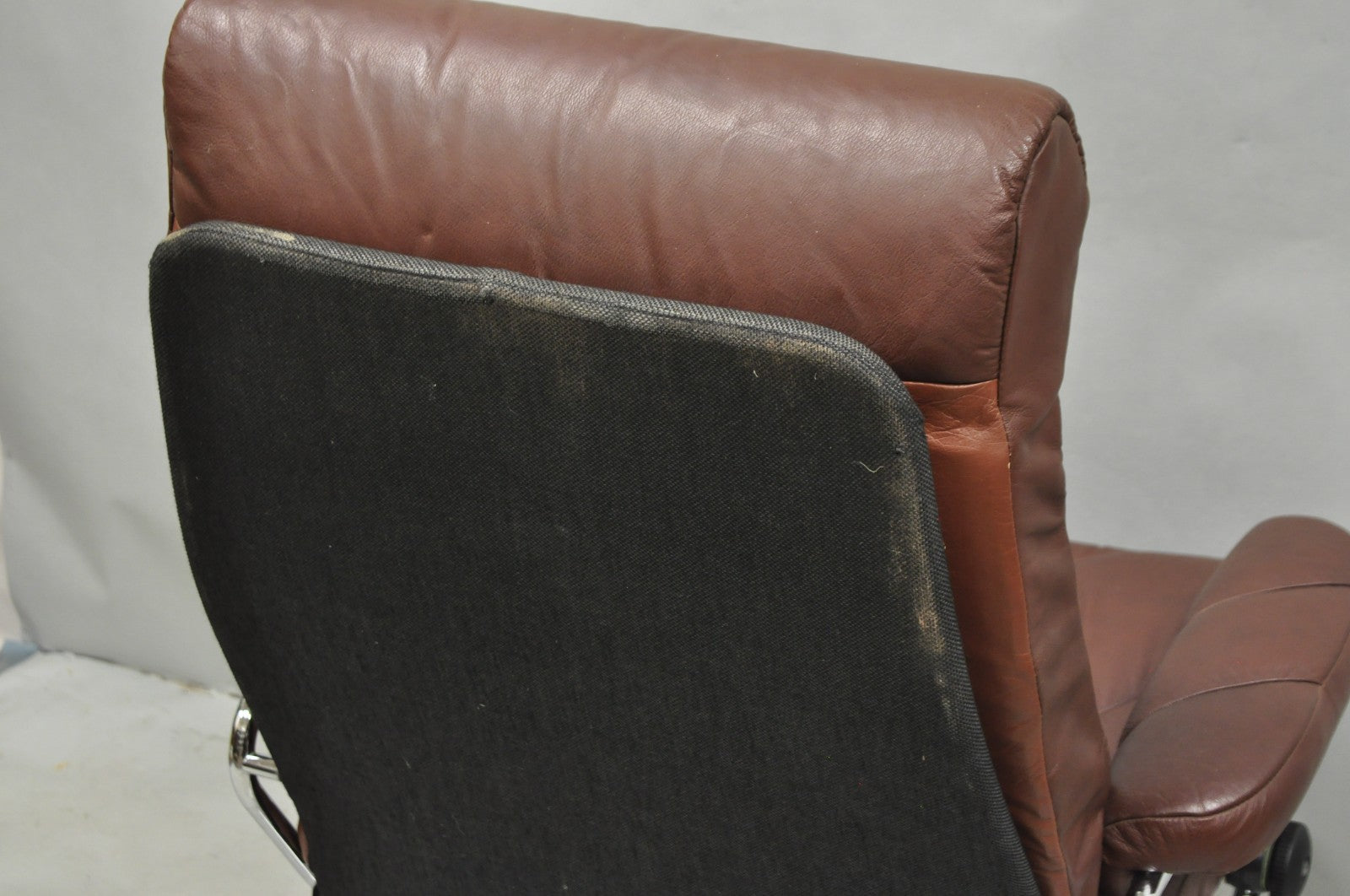Vintage Ekornes Stressless Brown Leather Reclining Swivel Lounge Chair & Ottoman