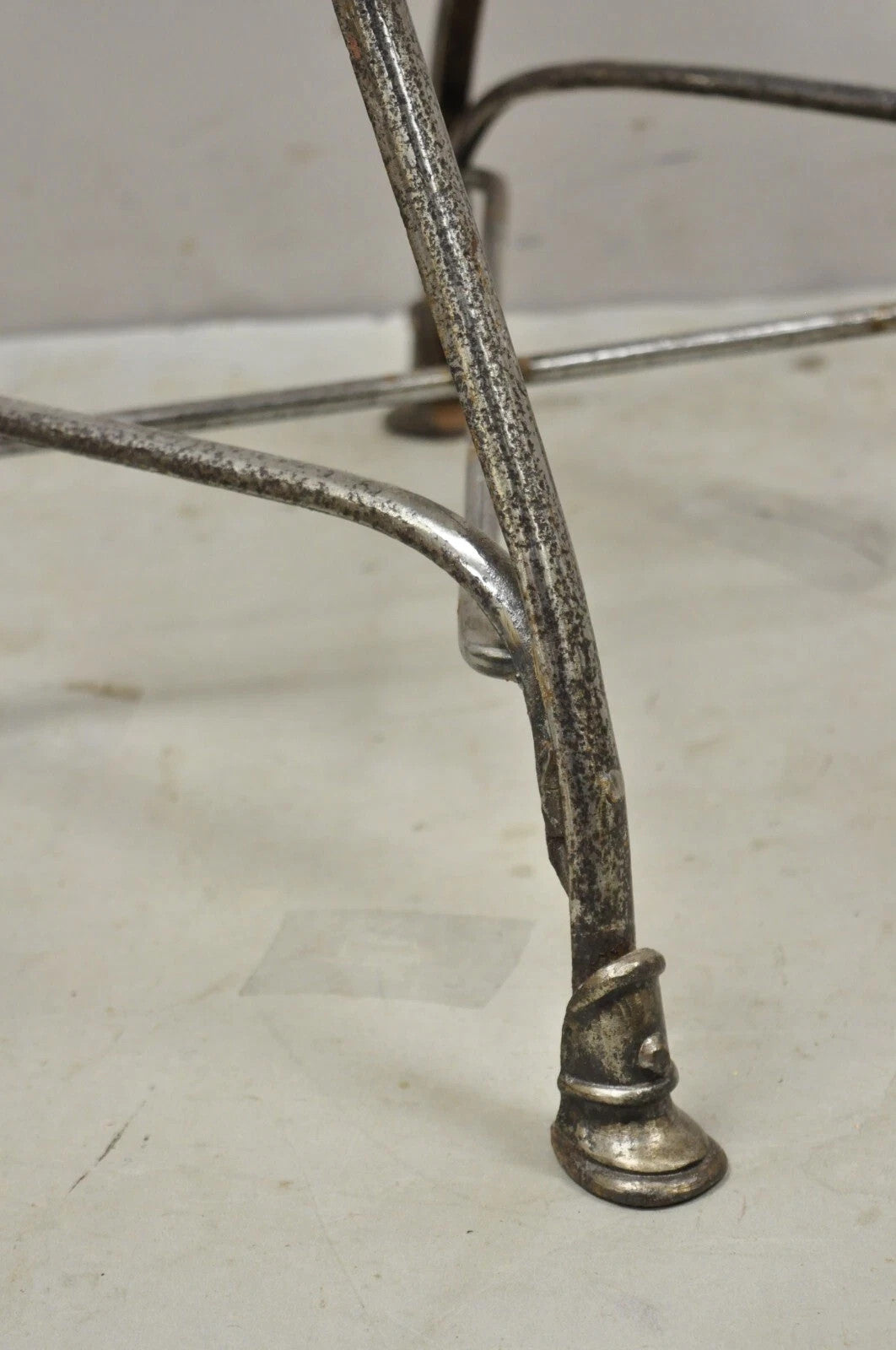 Antique Sauveur Arras French Wrought Cast Iron Spine Scrolling Garden Side Chair