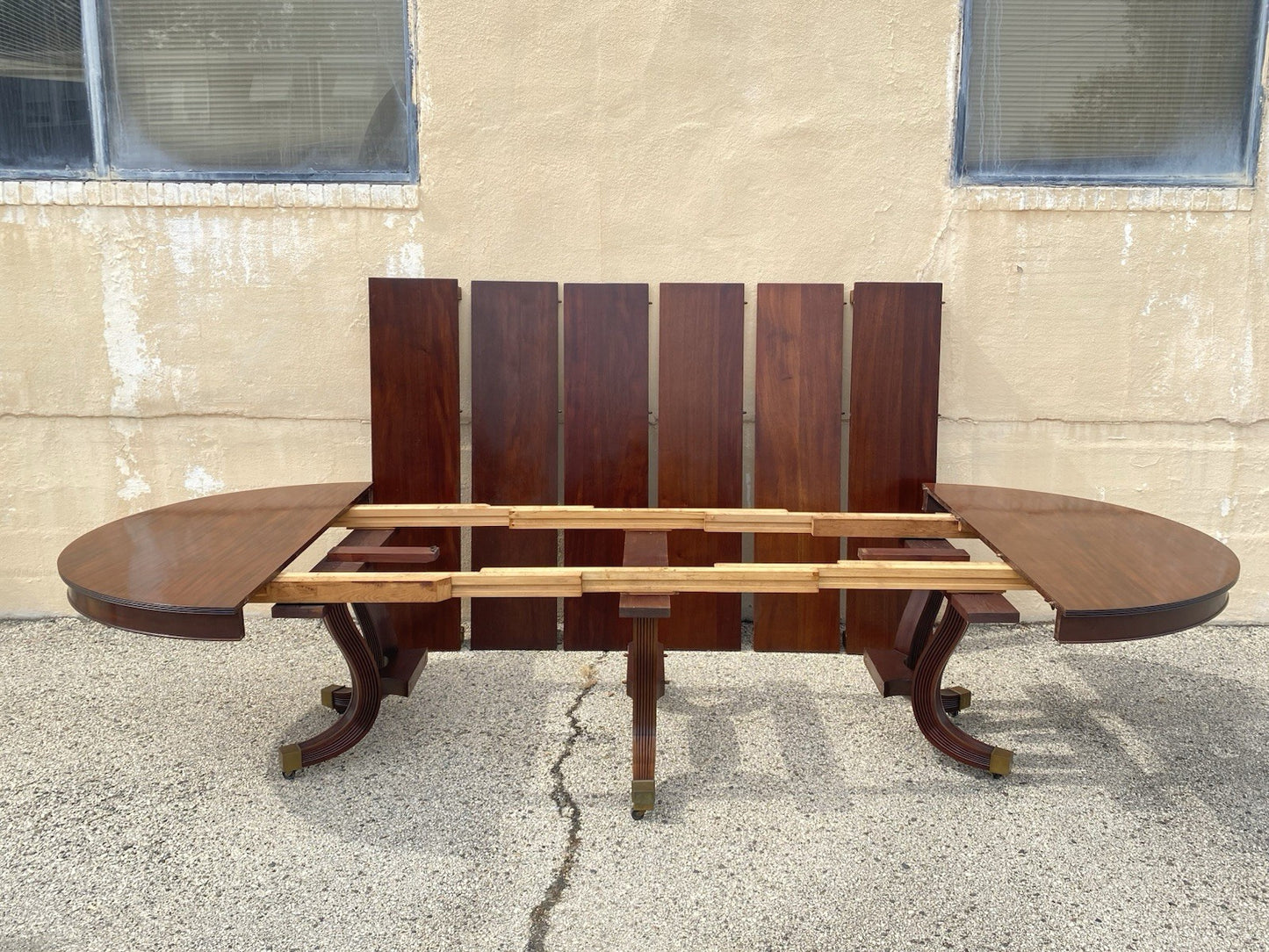 Antique English Regency Round Mahogany Extension Dining Banquet Table w 6 Leaves