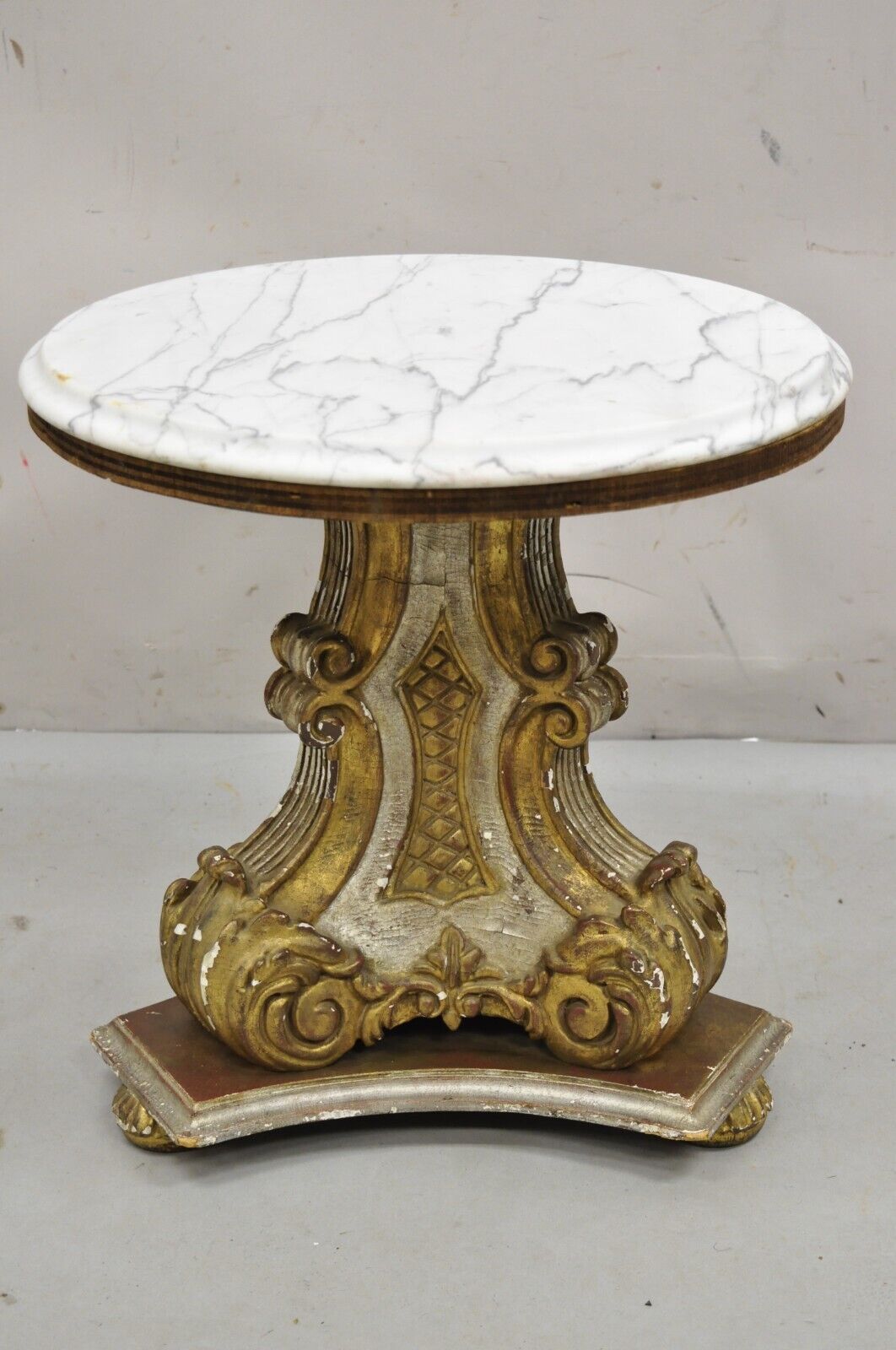 Italian Regency Florentine Carved Wood 18" Round Marble Top Pedestal Side Table