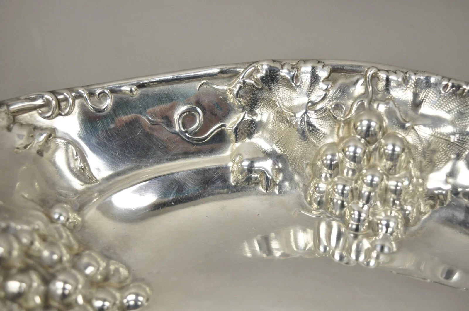 Antique Homan Mfg 1685 Silver Plated Repousse Embossed Grapevine Bar Nut Dish