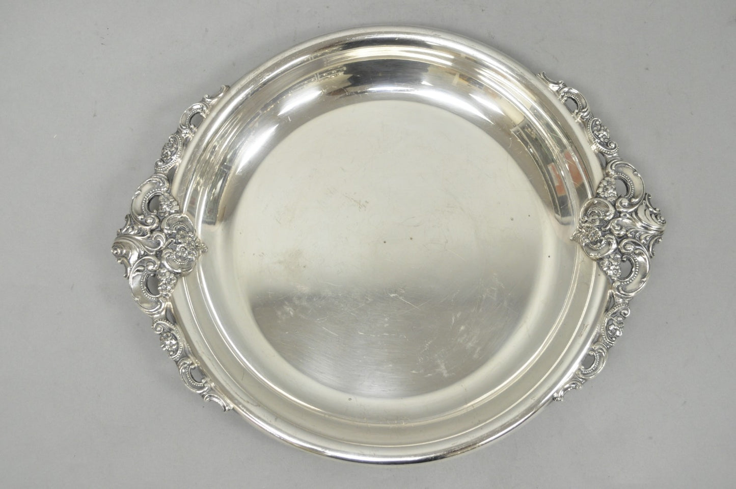 Vintage Wallace Baroque Silver Plated Round Twin Handle Serving Platter Bar Tray