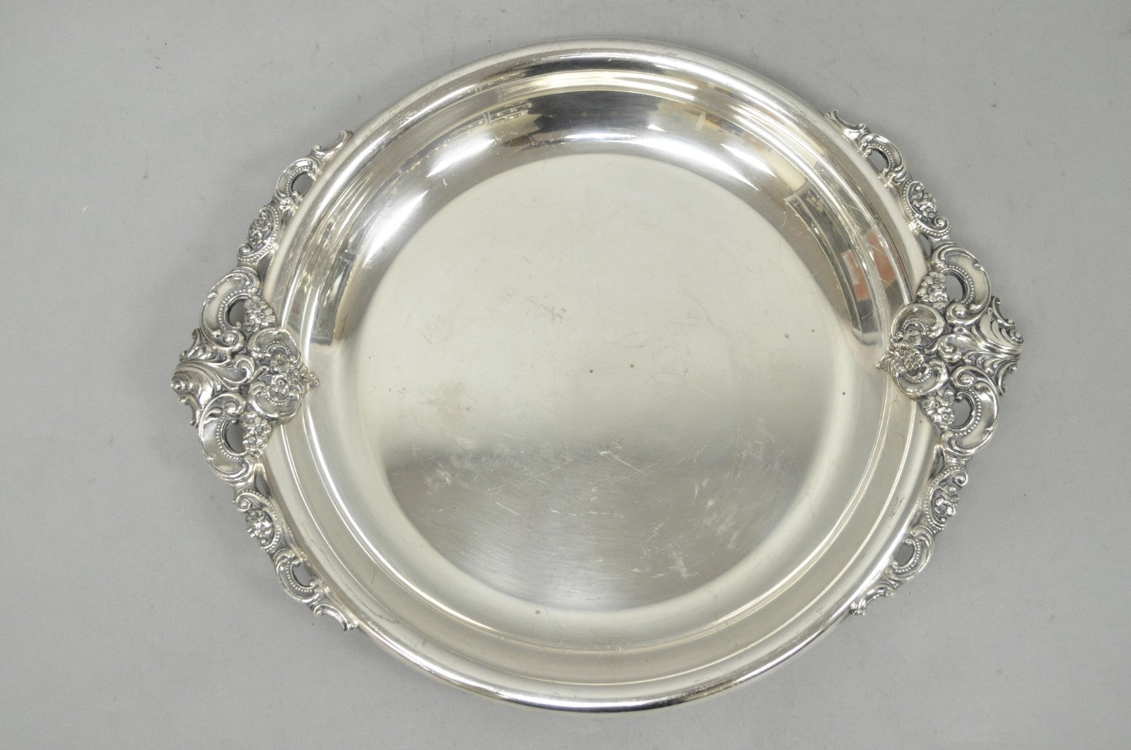 Vintage Wallace Baroque Silver Plated Round Twin Handle Serving Platter Bar Tray