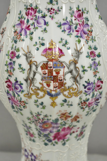 English Victorian Armorial Porcelain Hand Painted Chinese Export Table Lamp