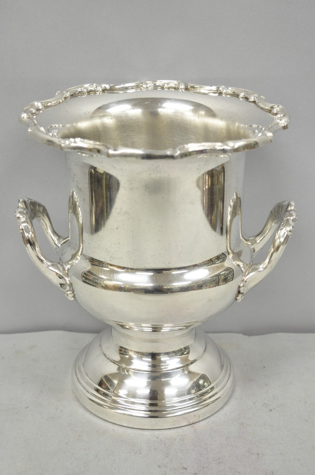 Vintage Leonard Silver Plated Trophy Cup Urn Champagne Chiller Bar Ice Bucket