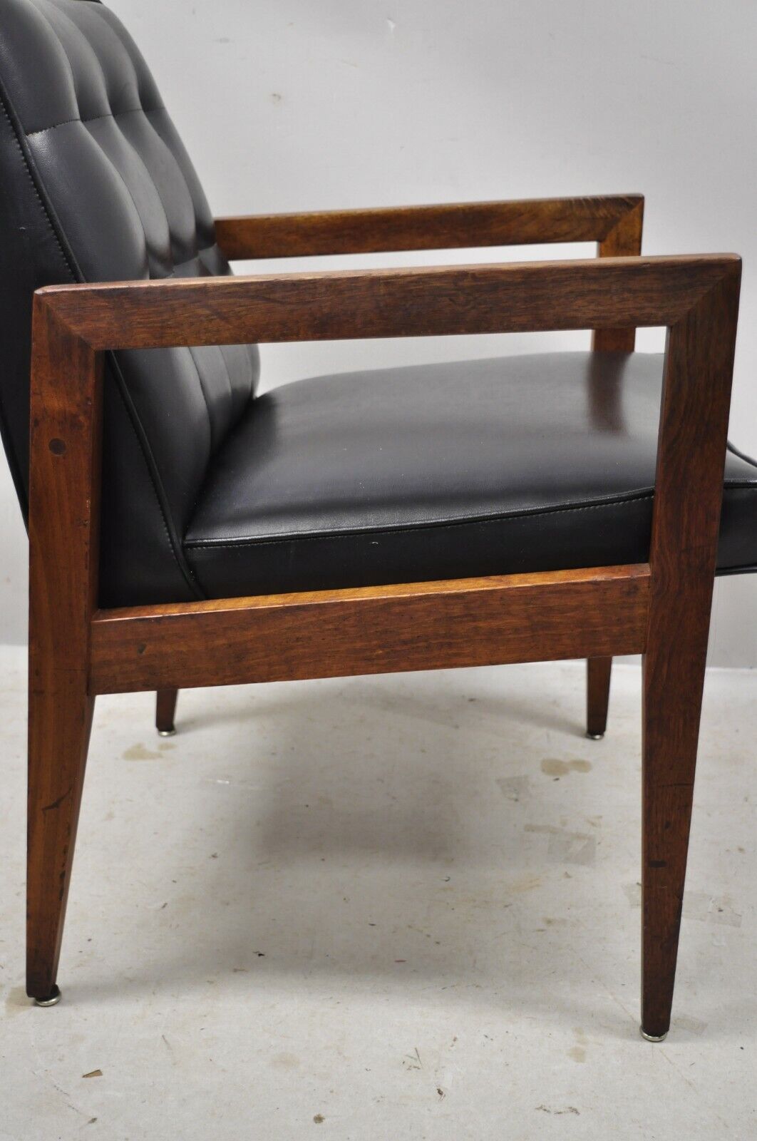 Vintage Mid Century Modern Jens Risom Style Walnut Black Vinyl Lounge Arm Chair