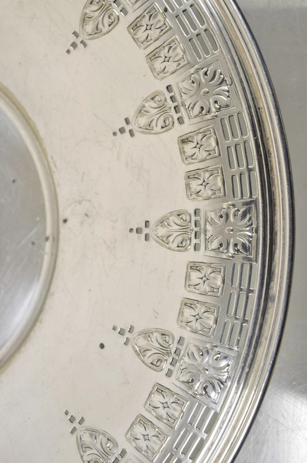 Antique Wallingford Silver Plated Victorian 10" Round Decorated Dish Platter