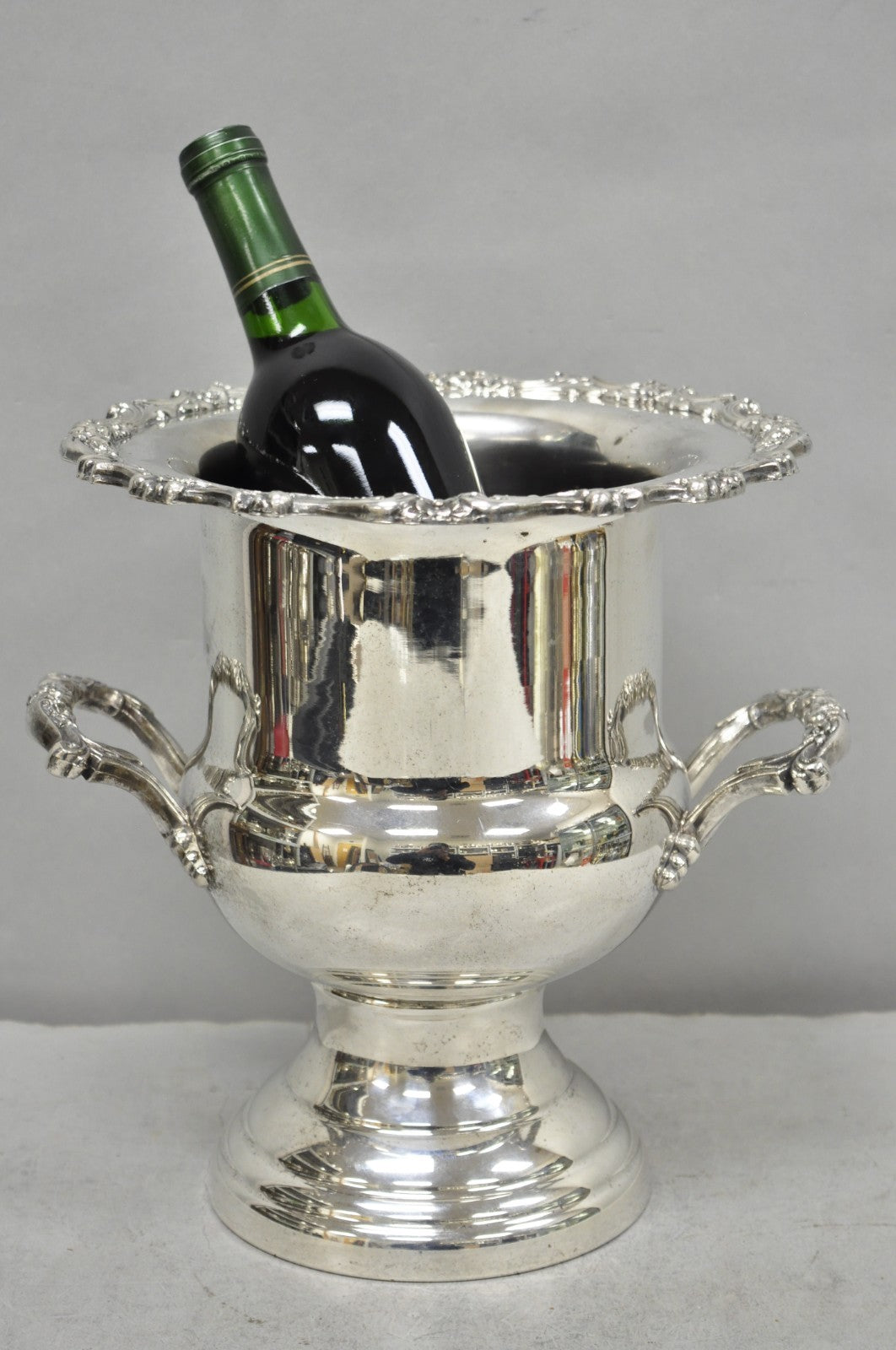 Vintage Oneida Silver Plated Trophy Cup Urn Champagne Chiller Bar Ice Bucket