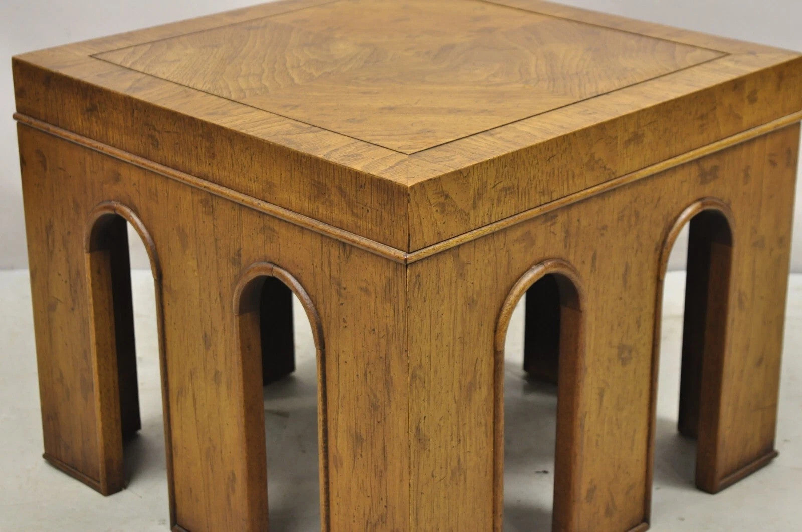 Vintage Drexel Wellington Arched Hollywood Regency Burl Wood Pedestal Side Table