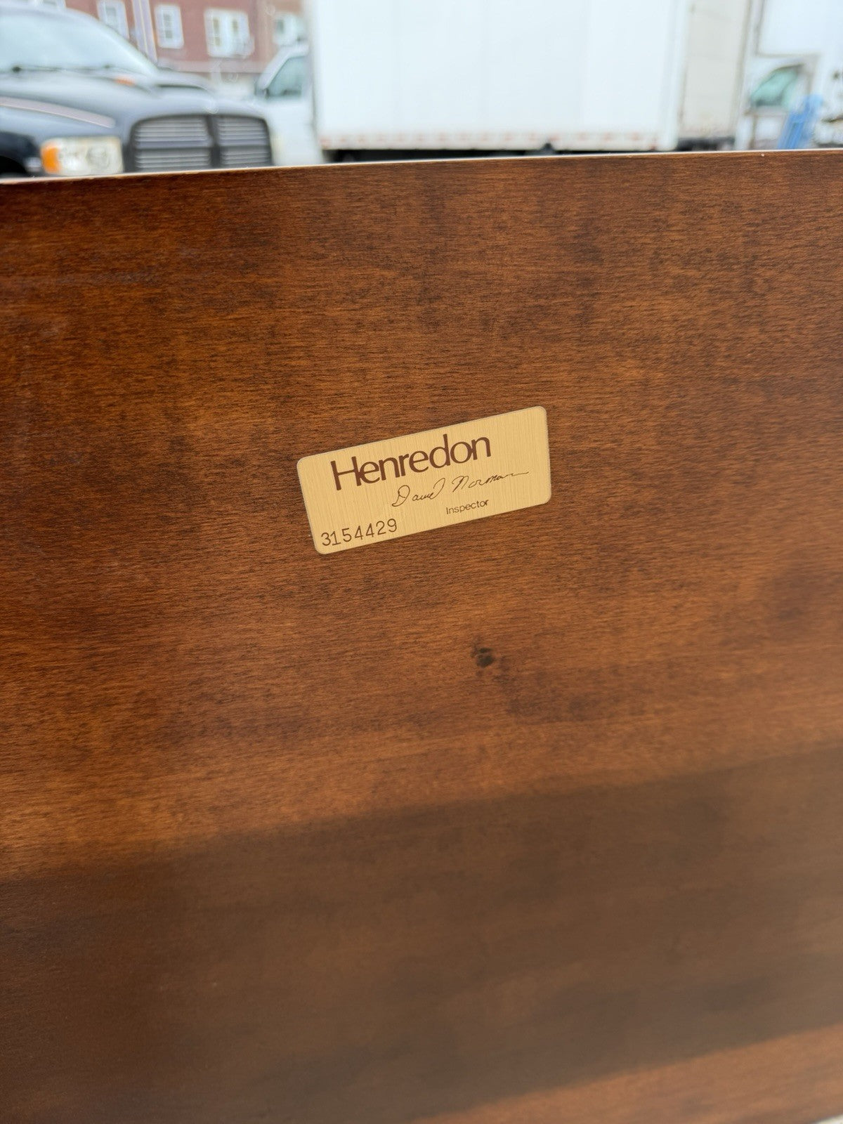 Henredon Georgian Chippendale Mahogany Queen Size Tall Carved Finial Poster Bed