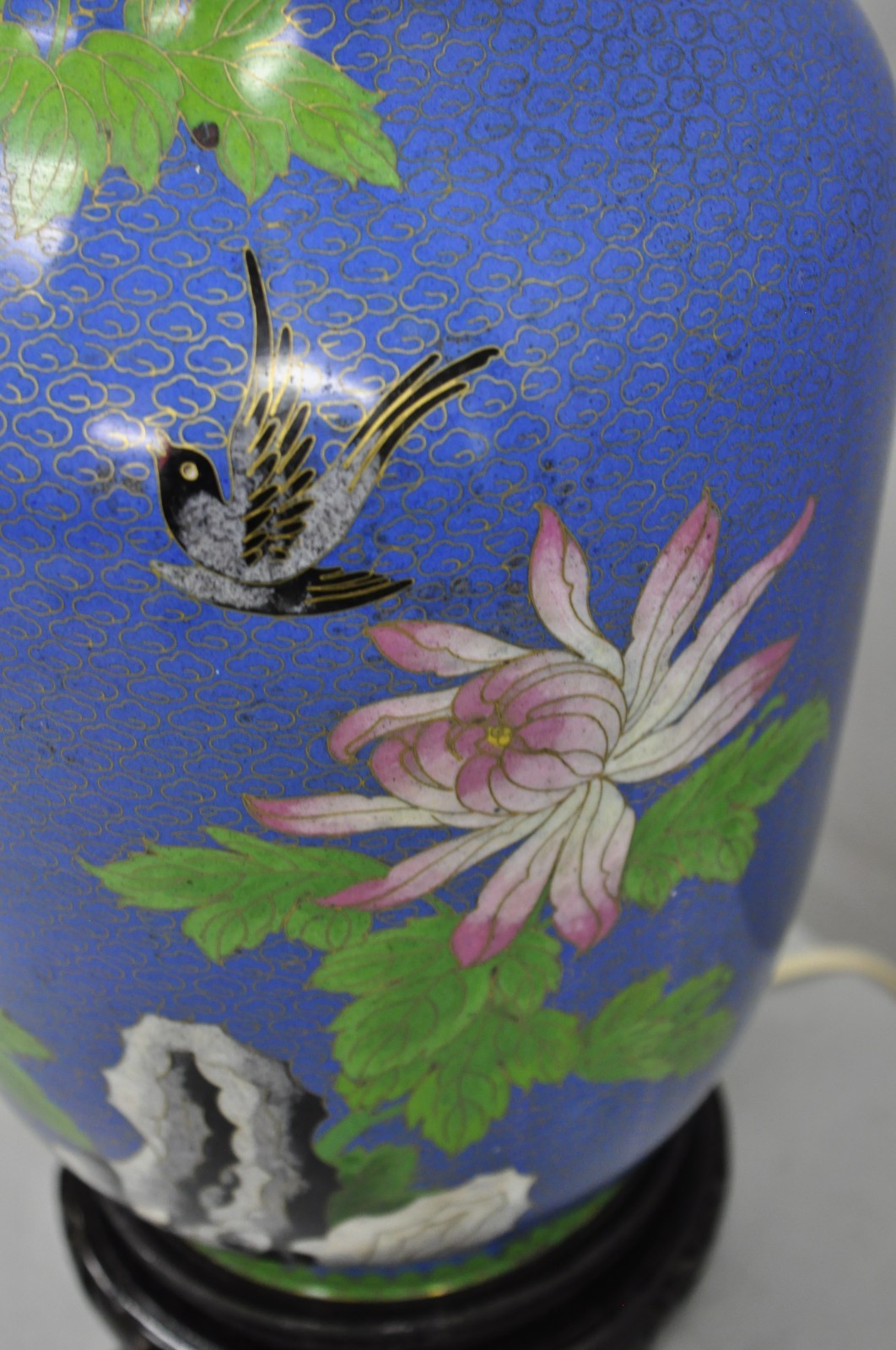 Vintage Chinoiserie Blue Cloisonné Enamel Oriental Brass Satsuma Vase Table Lamp