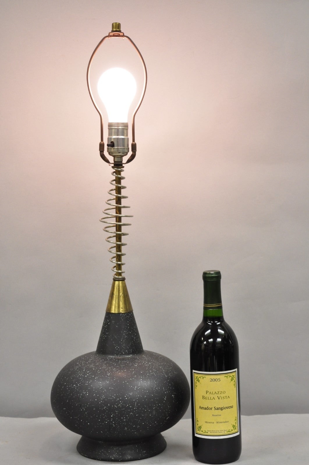 Vintage Mid Century Modern Black Bulbous Ceramic Pottery Table Lamp w/ Spring