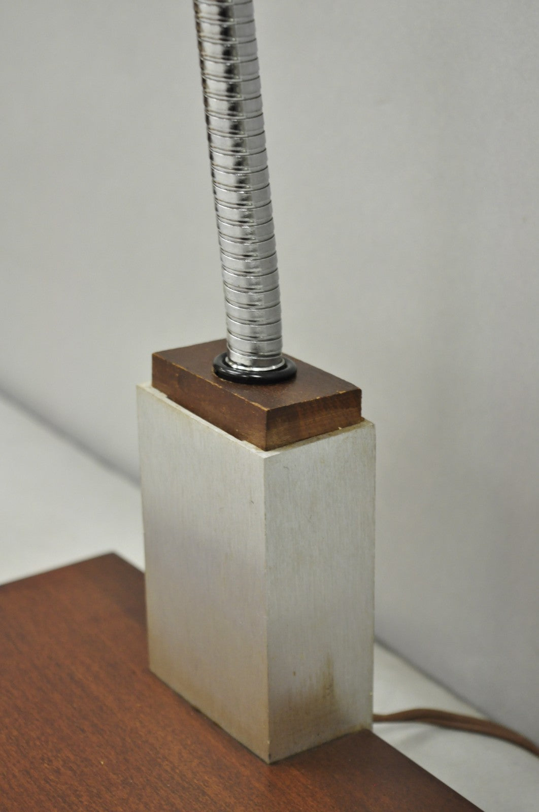 Vintage Mid Century Modern Gooseneck Walnut Base Brown Mad Men Desk Lamp