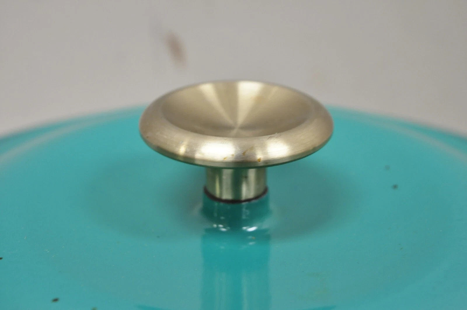 Mid Century Modern Style Green Cast Iron Dutch Oven 6.5 Qt 6.2 L Pot with Lid