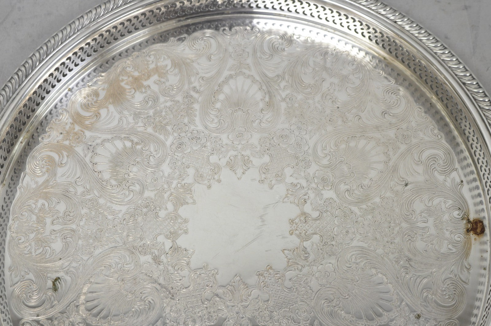 Vintage WM Rogers Round Sllver Plated Raised Gallery Serving Platter Bar Tray