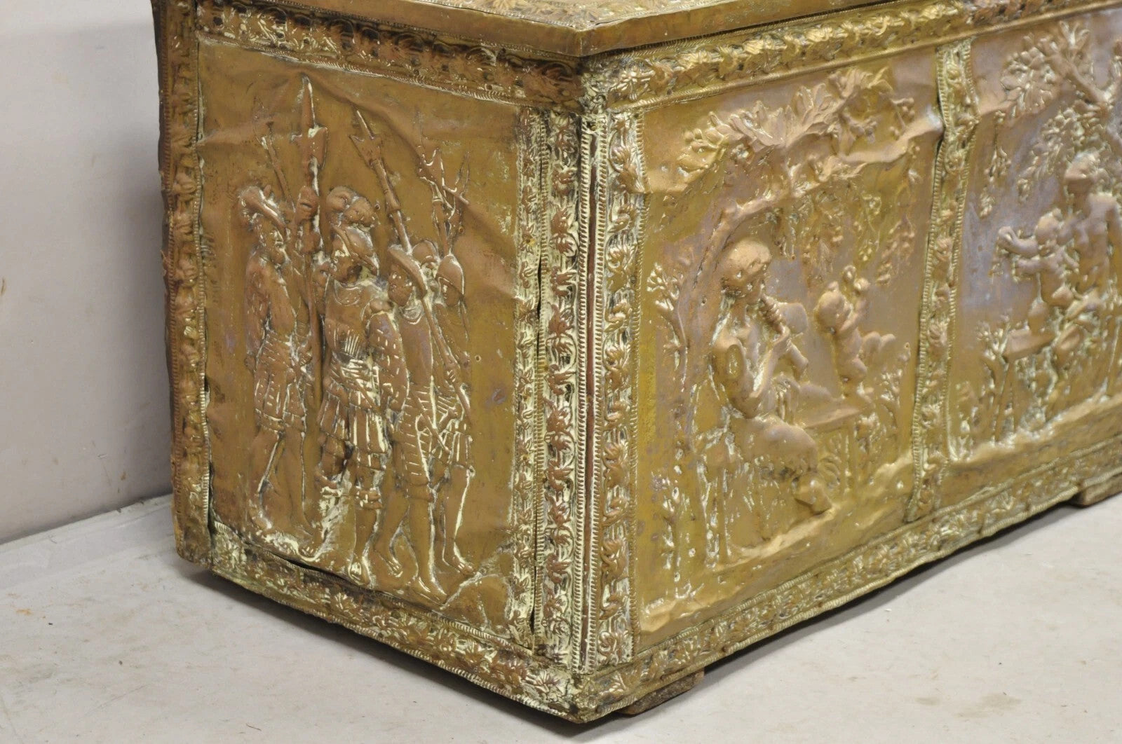 Antique English Victorian Brass Figural Repousse Coal Bin Storage Blanket Chest