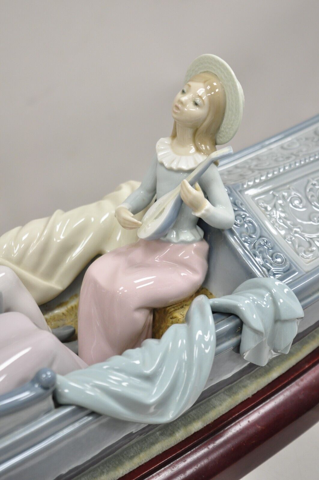 Lladro Daisa 1978 In the Gondola Couple Sculpture No. 2413 Large Porcelain