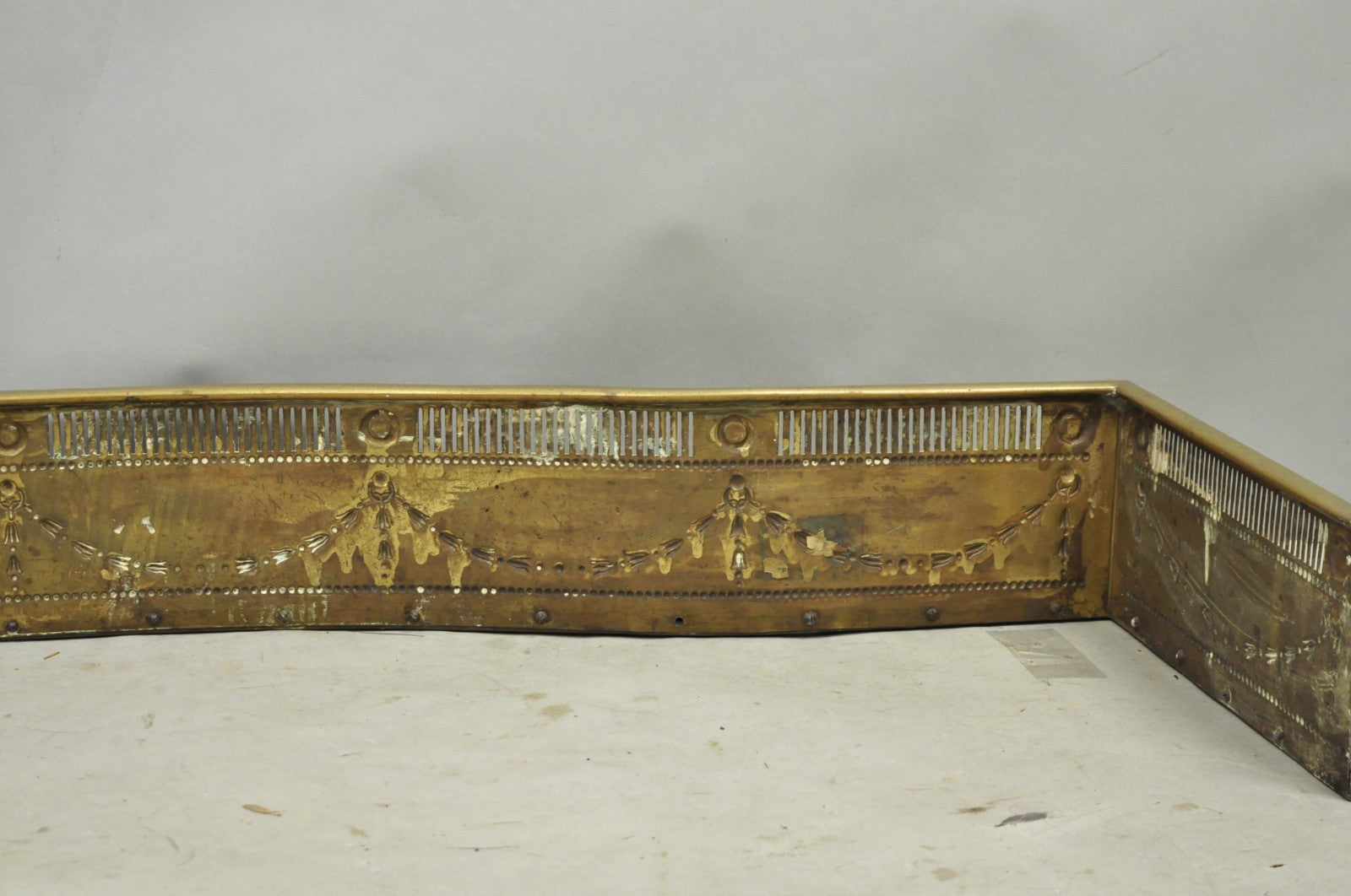 Antique English Victorian Serpentine Drape & Bellflower Brass Fireplace Fender
