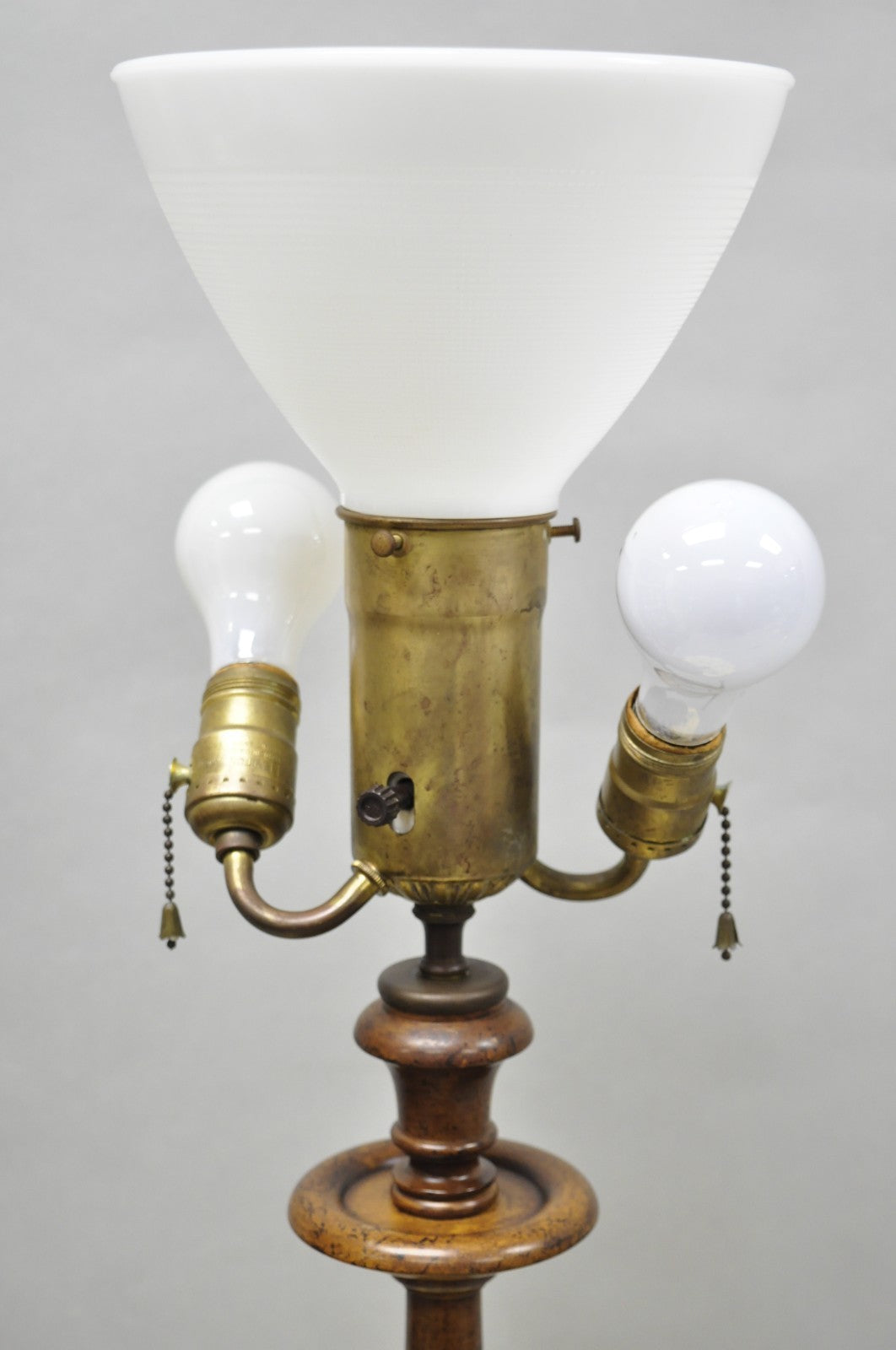 Vintage Chinoiserie English Regency Style Carved Wood Side Table Floor Lamp