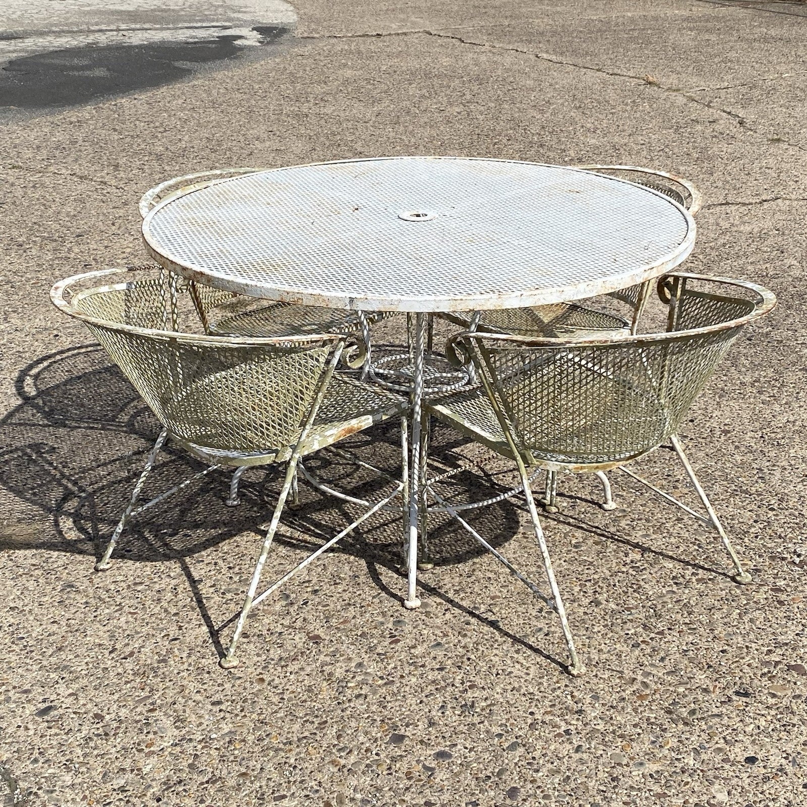Vintage Mid Century Modern Woodard Style Wrought Iron Garden Patio Dining Set 5p