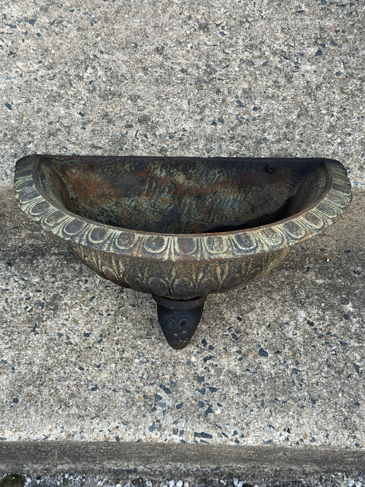 Neoclassical Style Cast Iron Wall Fountain Bowl Urn Lavabo Garden Planter Pot