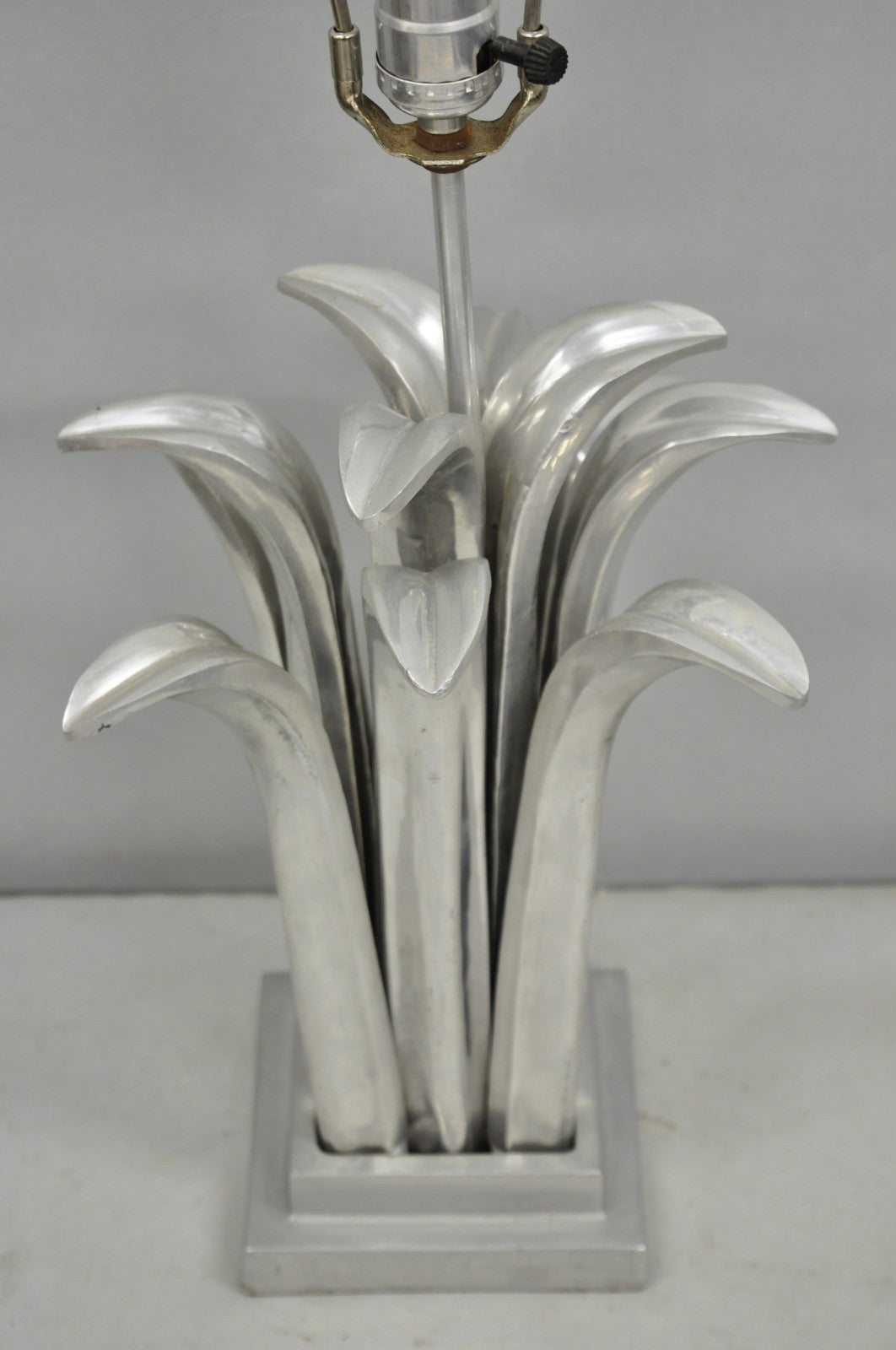 Vintage Mid Century Modern Cast Aluminum Palm Leaf Metal Sculptural Table Lamp