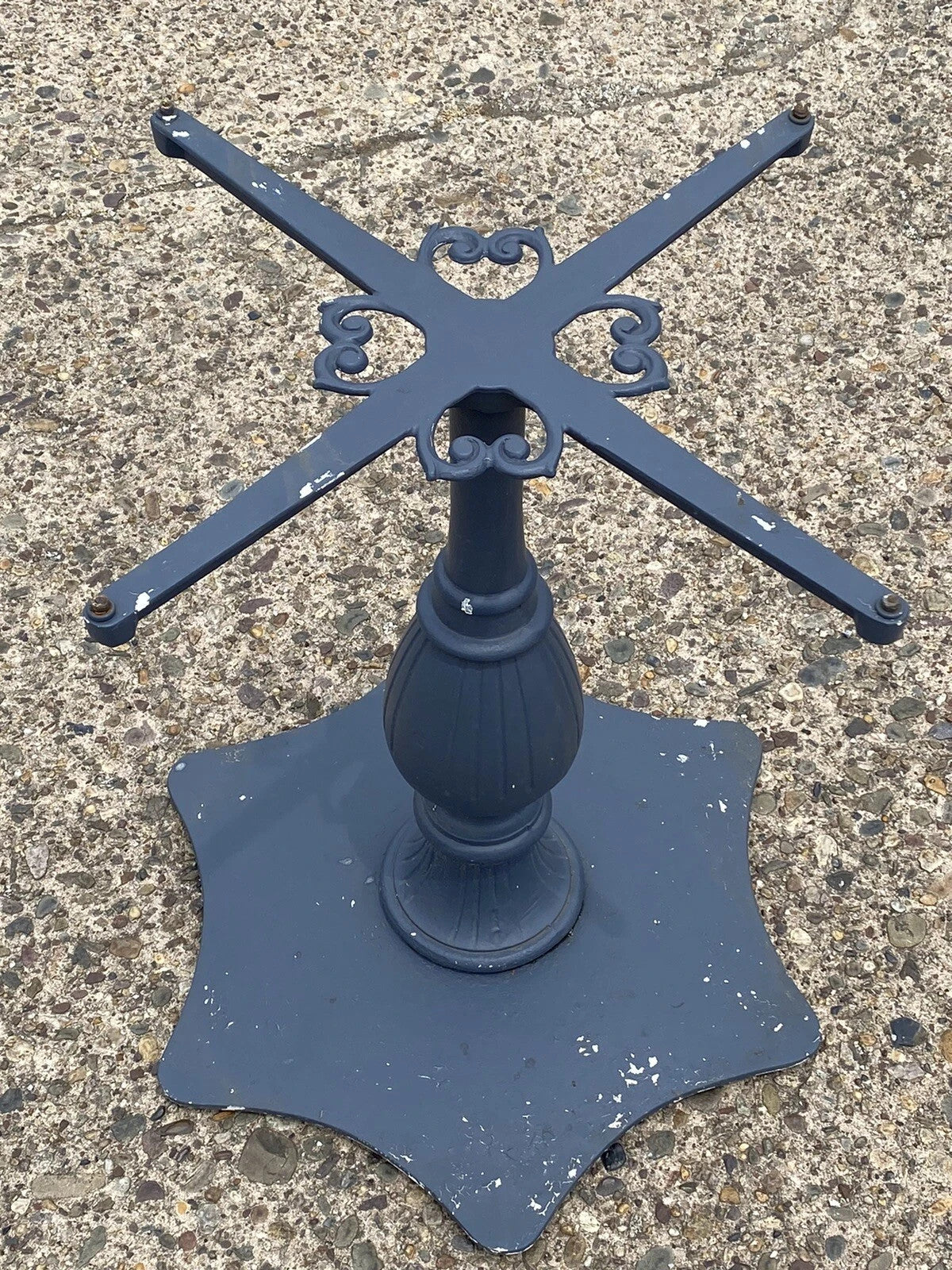 Vintage Hollywood Regency Cast Aluminum Dining Center Table Pedestal Base