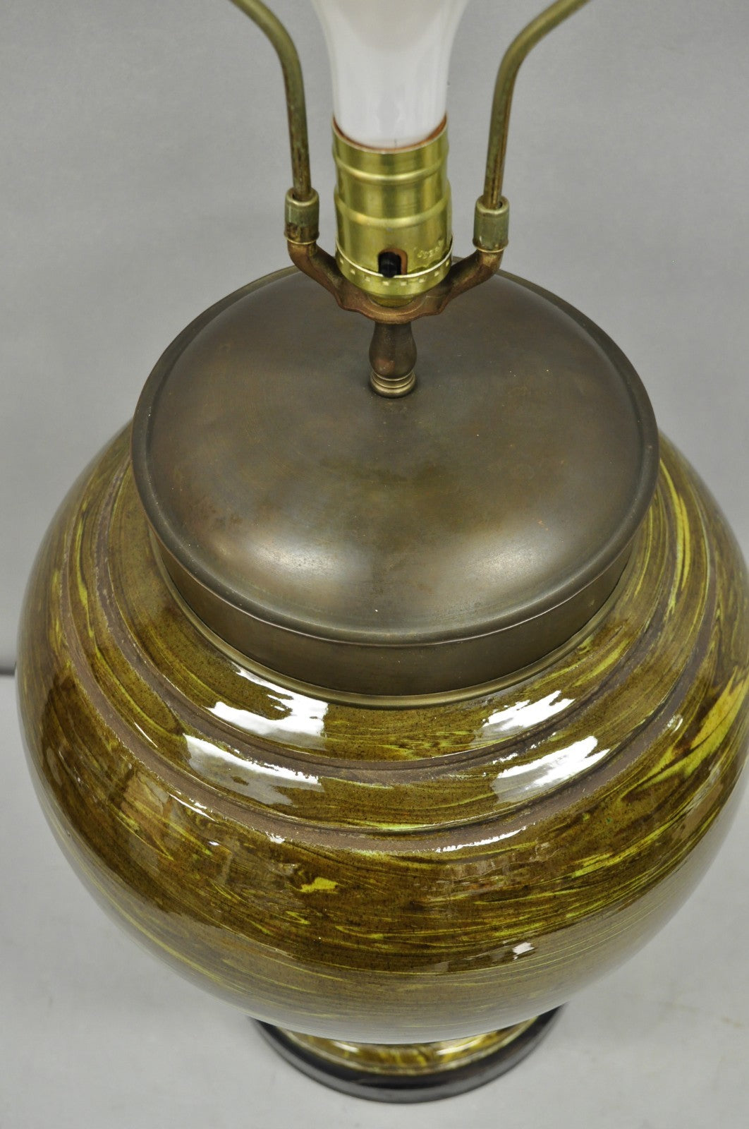Vintage Mid Century Modern Green Swirl Glazed Ceramic Jardiniere Table Lamp