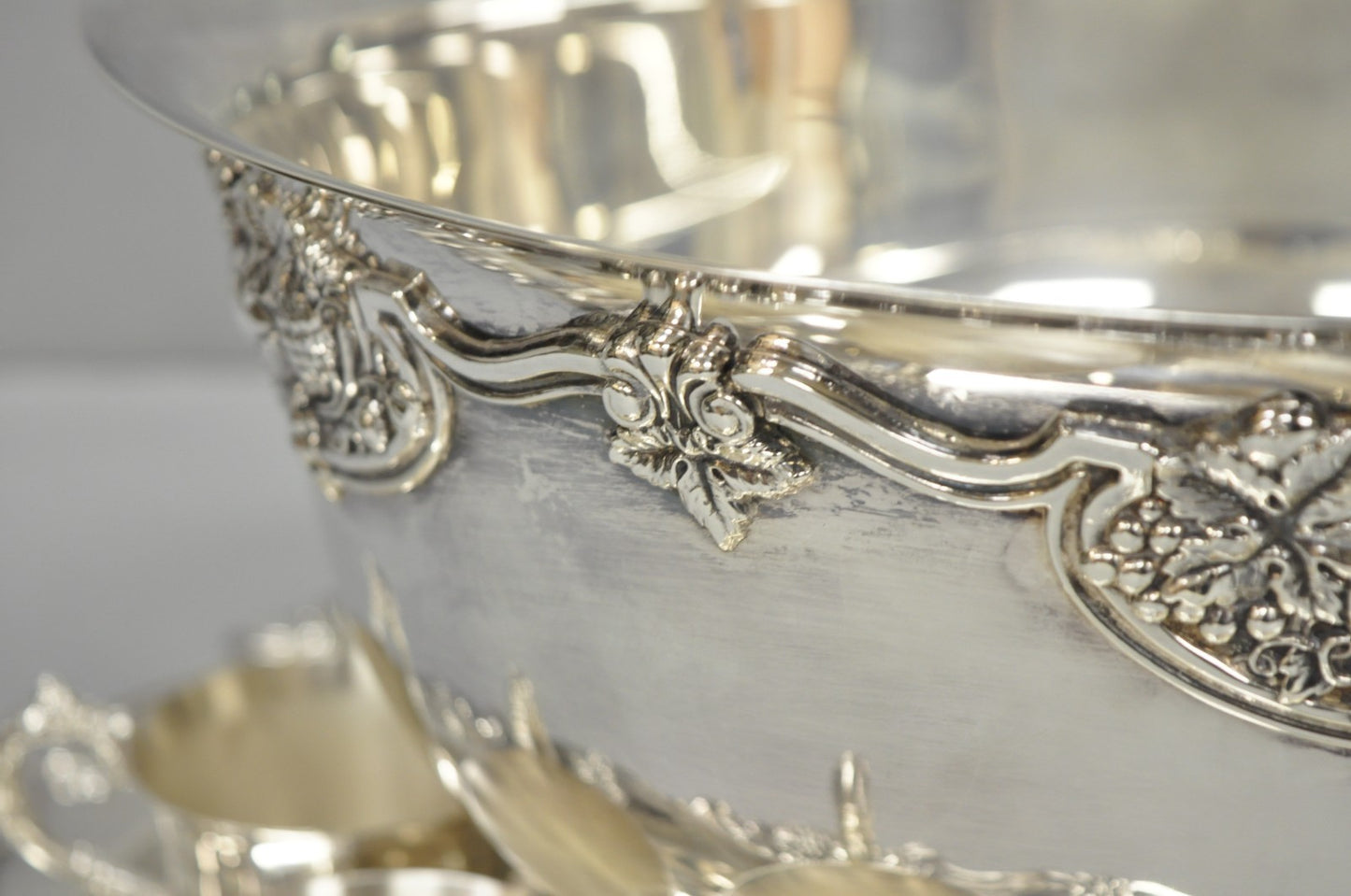 Vintage Wallace Harvest Silver Plated Grapevine Punch Bowl Set w/ 12 Cups & Tray