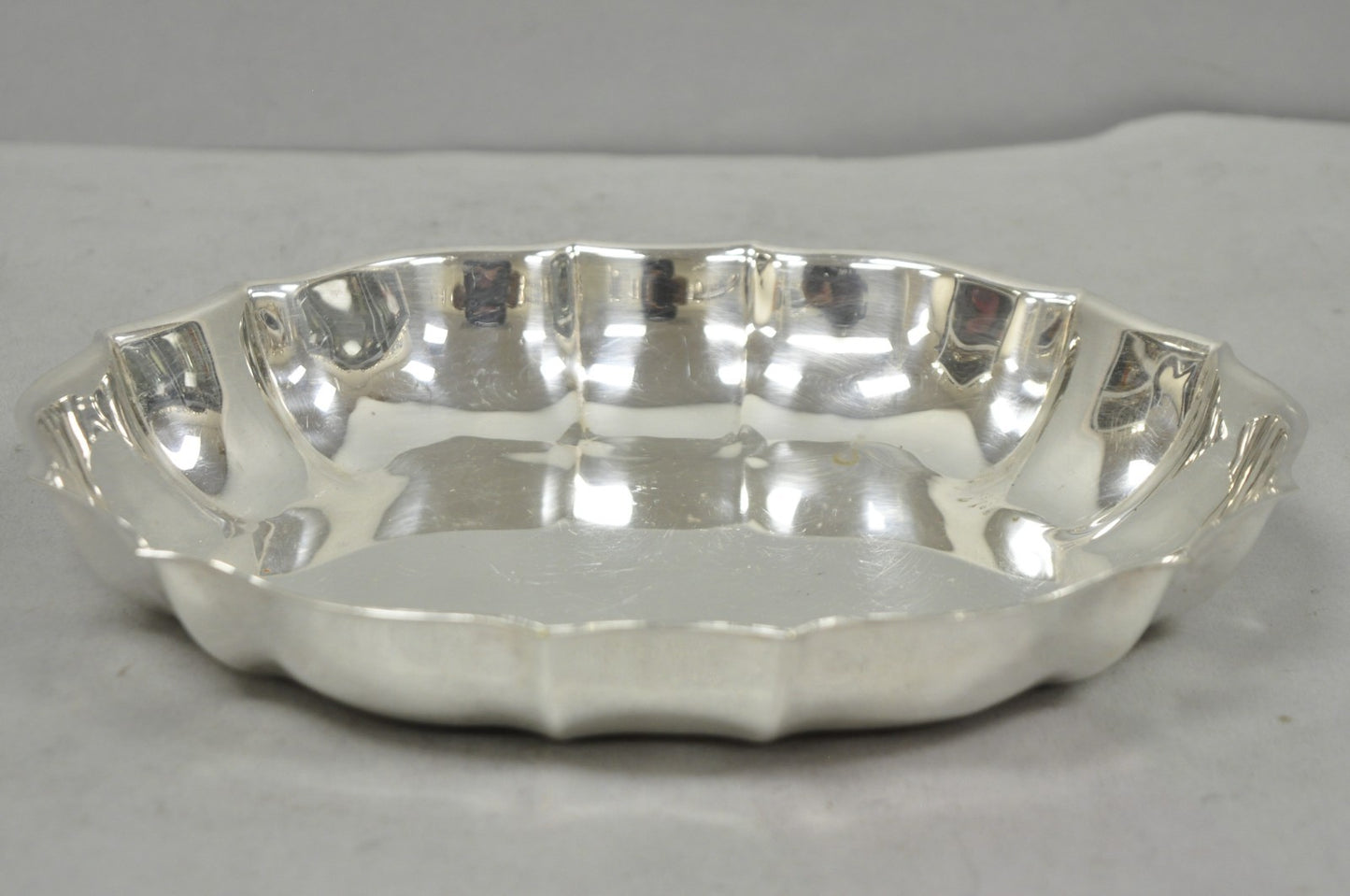Vintage FB Rogers Regency 612 Silver Plated Oval Scalloped Serving Dish Bowl