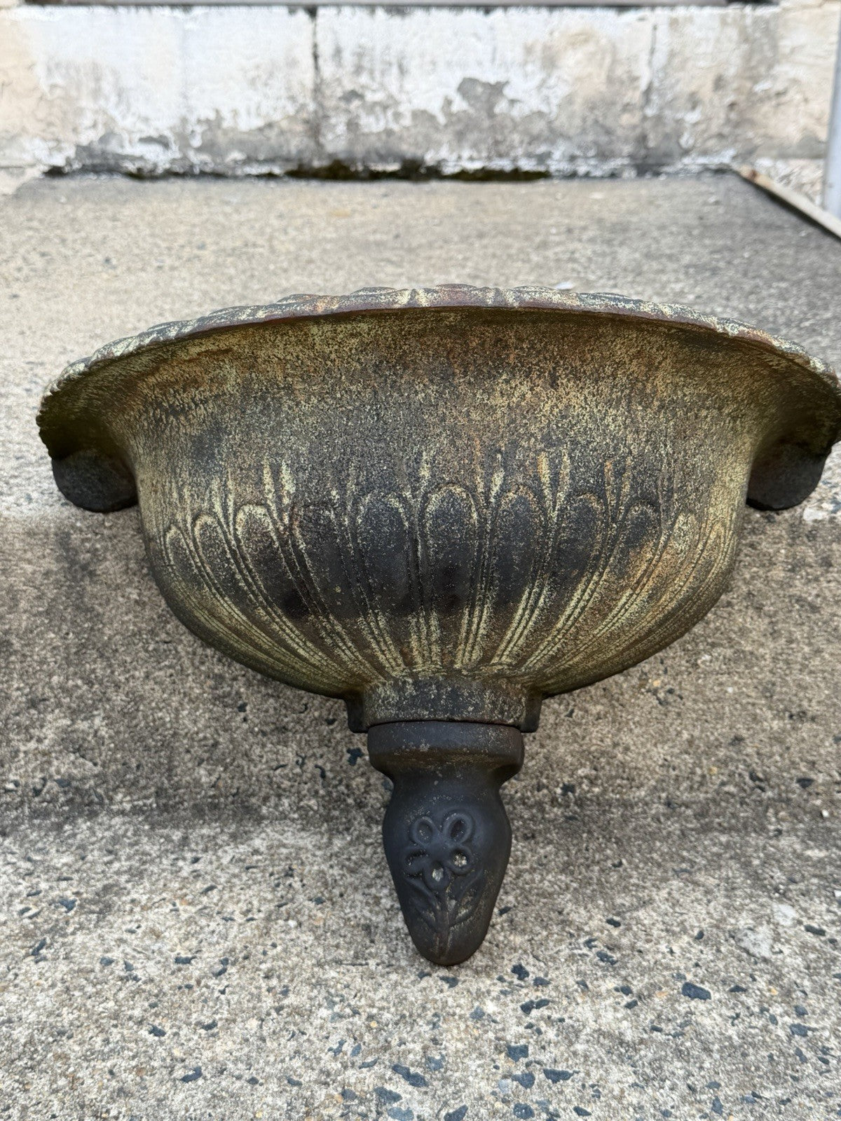 Neoclassical Style Cast Iron Wall Fountain Bowl Urn Lavabo Garden Planter Pot