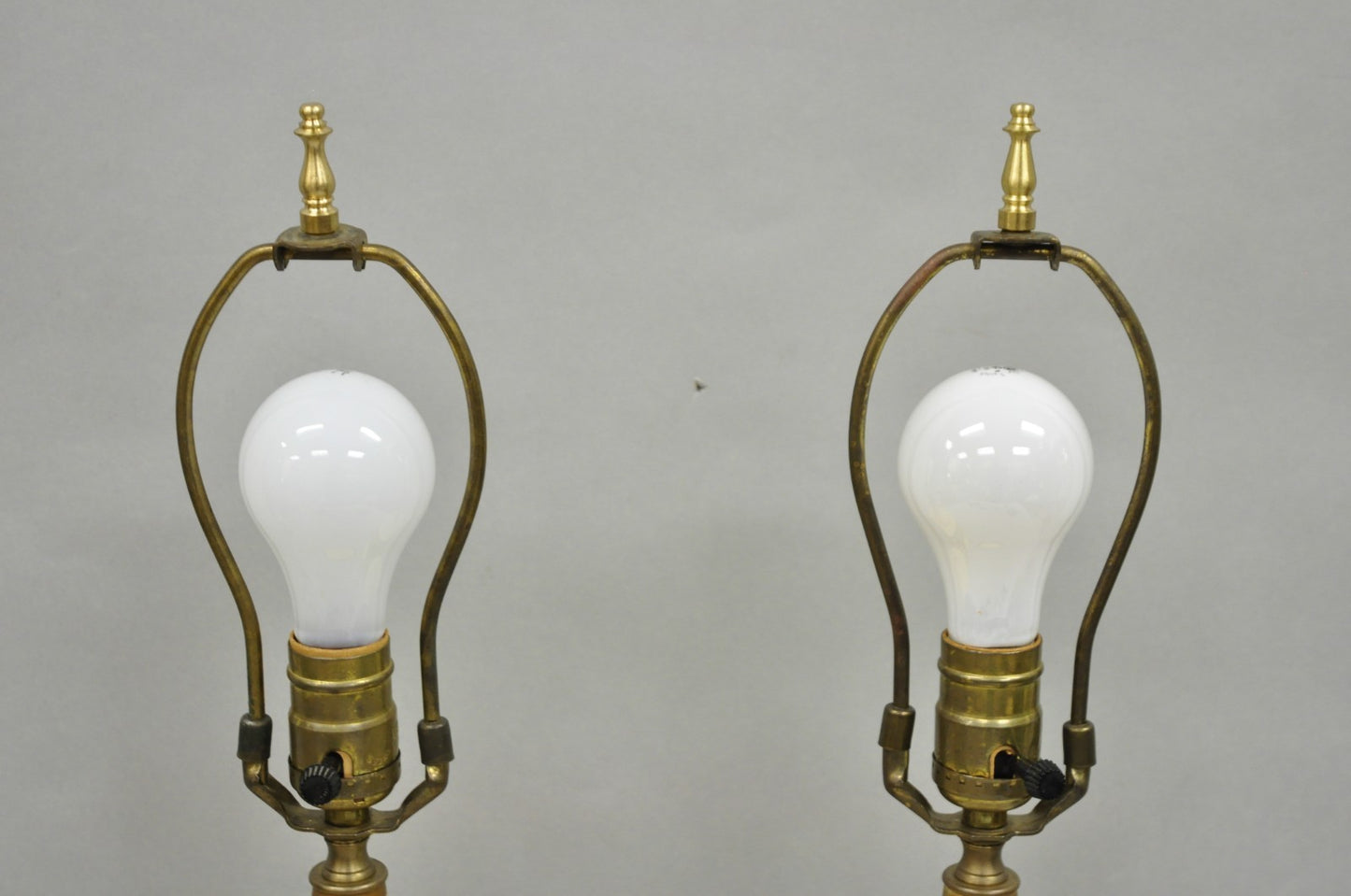 Vintage Italian Regency Tole Metal French Country Cream Gold Urn Table Lamp Pair