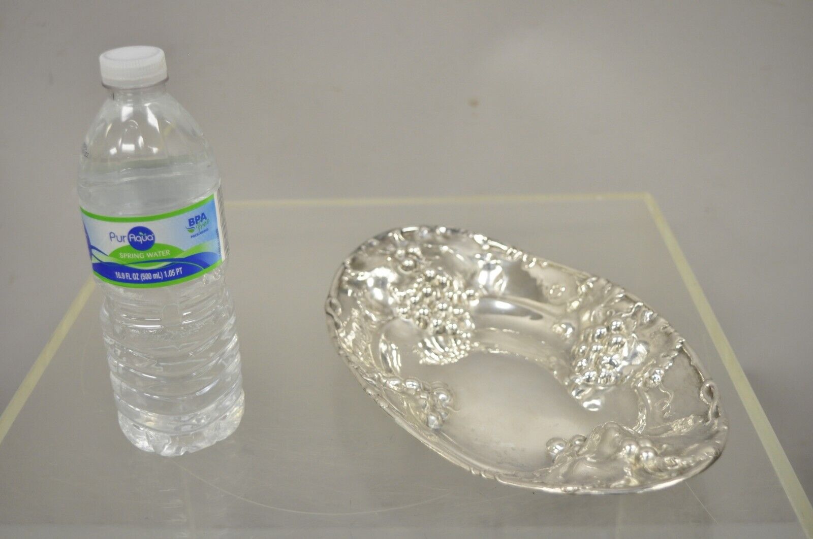 Homan Mfg Co. 1685 Silver Plate Repousse Victorian Embossed Grapevine Dish