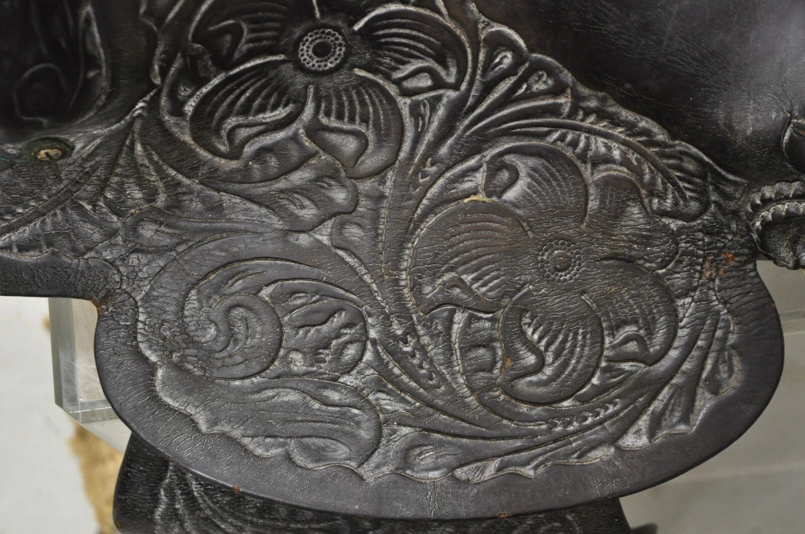 Vintage Brown Tooled Leather Floral Embossed 15" Seat Horse Riding Saddle
