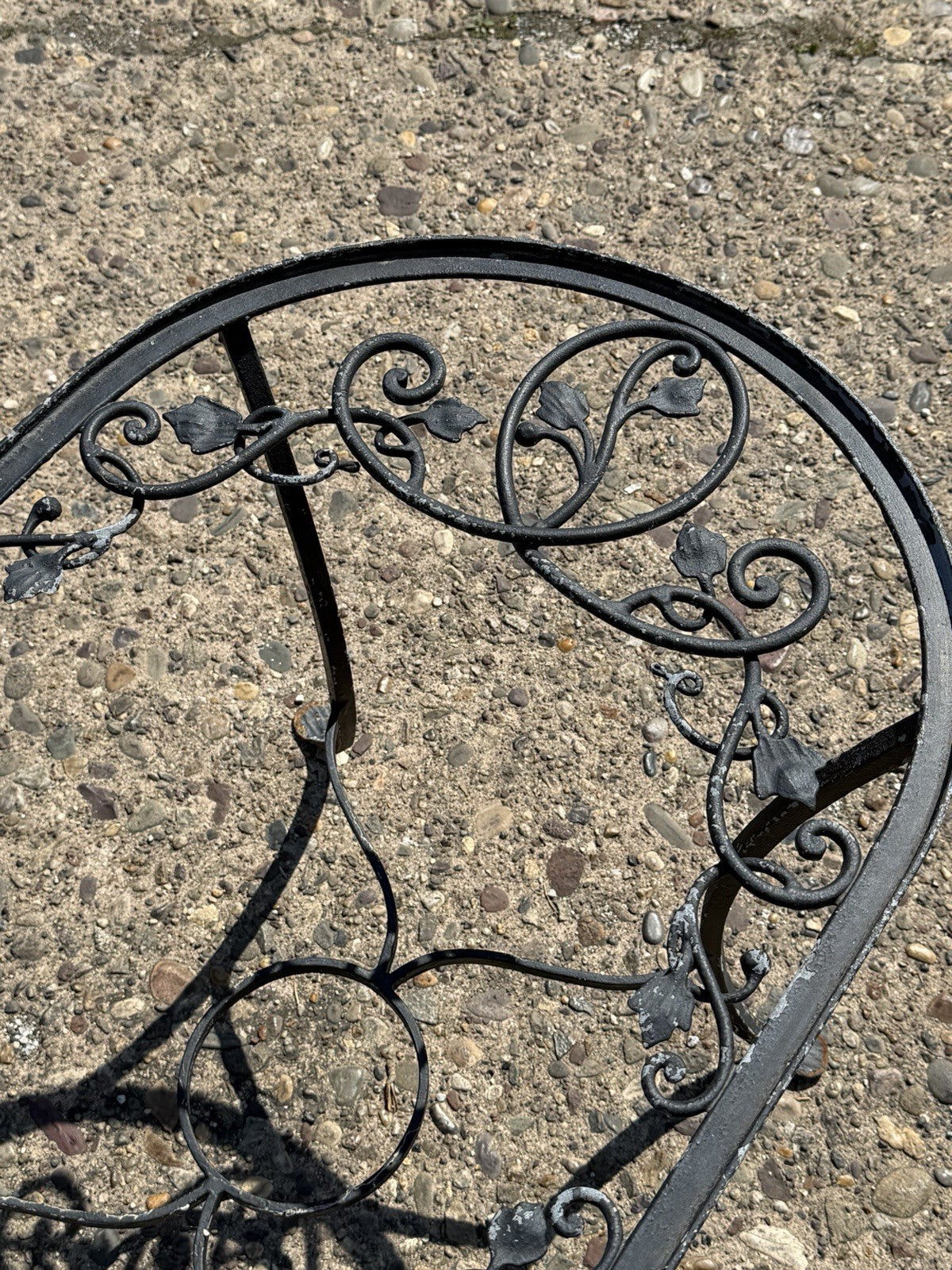 Vintage Salterini Style Leaf Vine Scroll Wrought Iron Oval Patio Coffee Table