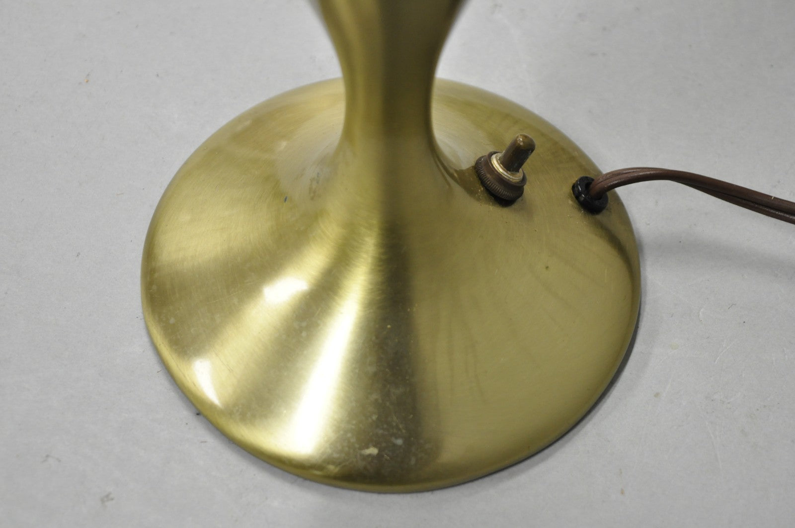 Vintage Mid Century Modern Brass "Tulip" Table Lamp by Laurel Lamp Co.