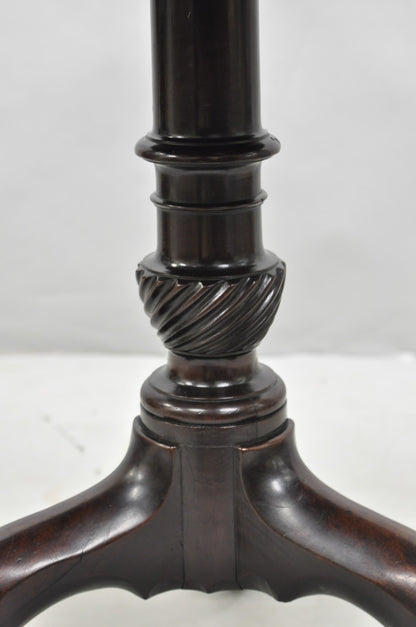 Antique English George III Queen Anne Style Mahogany Tilt Top Round Tea Table