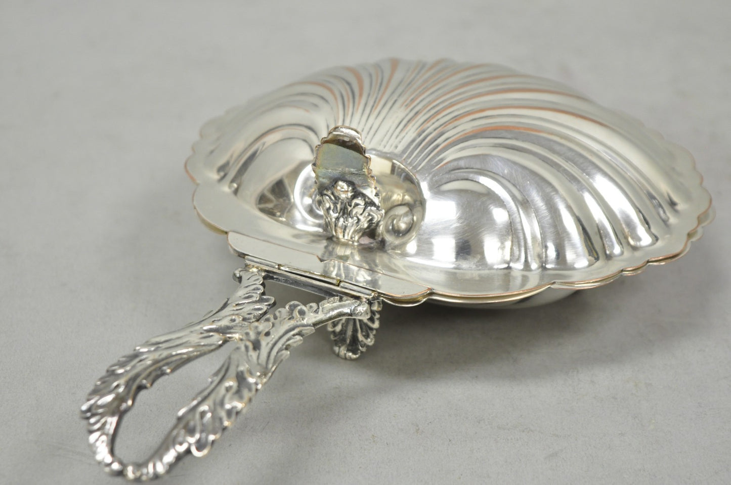 Antique English Regency Silver Plated Clam Shell Table Butler Serving Dish