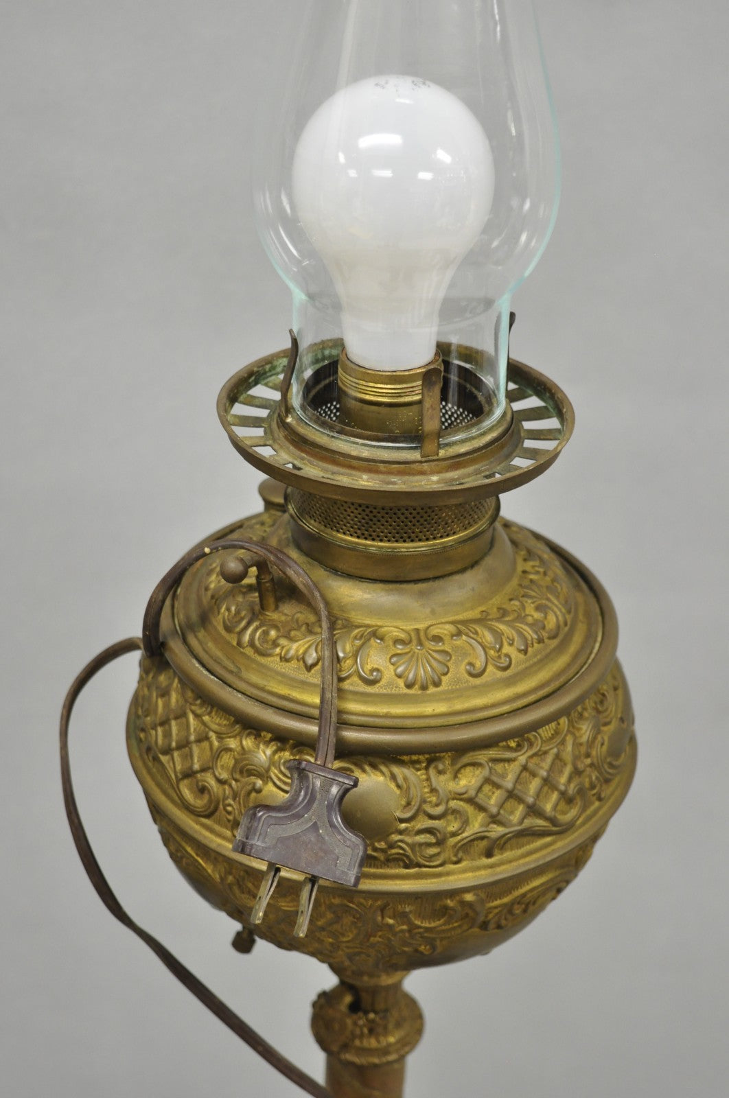 Antique Victorian Ornate Brass Converted Oil Lamp Piano Parlor Table Floor Lamp