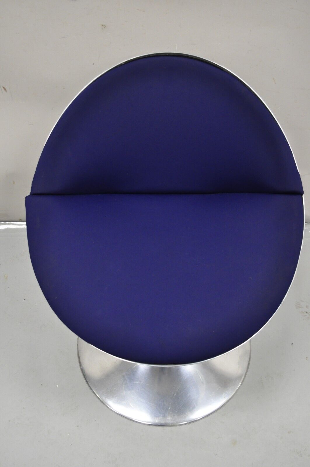 Prospettive Luna Swivel Saarinen Style Aluminum Blue Mid Century Club Chair