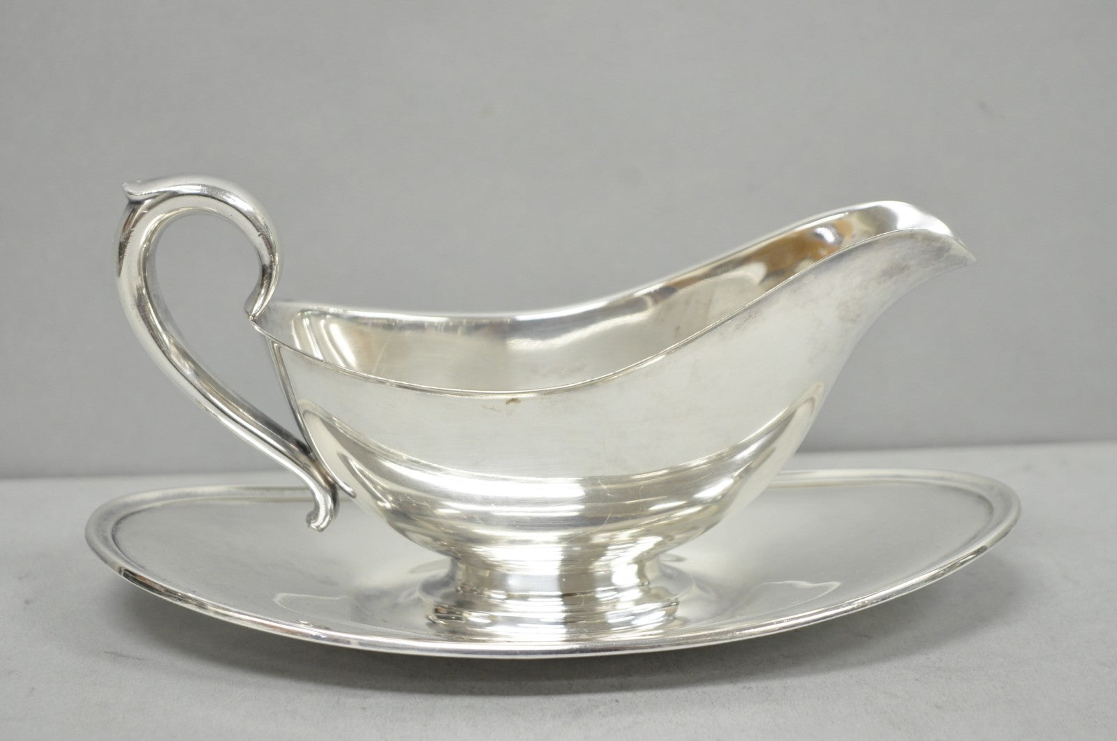 Vintage Gorham Y430 Victorian Silver Plated Gravy Sauce Boat w / Dish