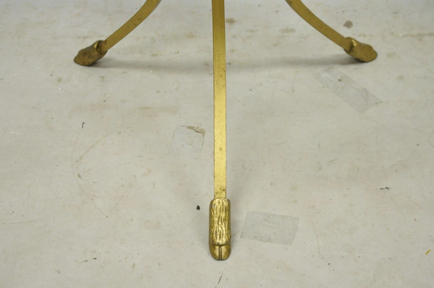 Decorator Italian Neoclassical Style Gold Hoof Foot Round Occasional Side Table
